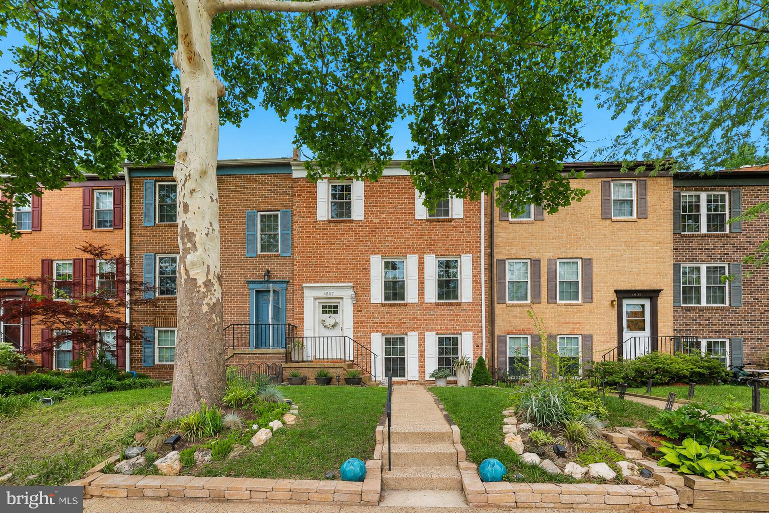 HERITAGE VILLAGE - Residential