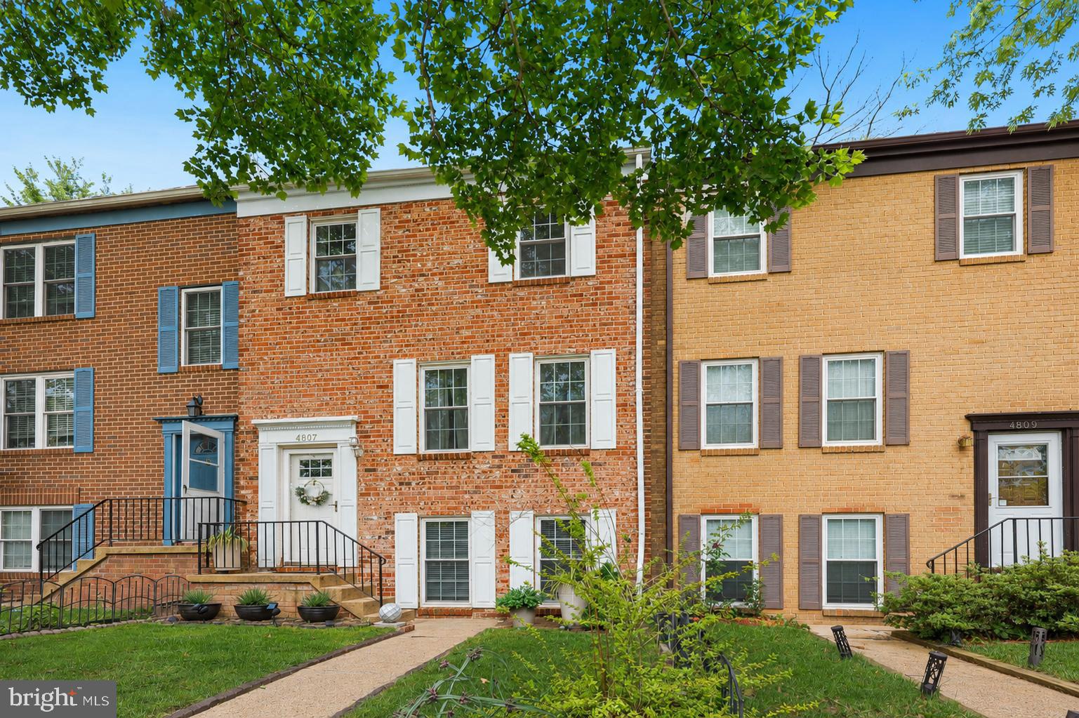 HERITAGE VILLAGE - Residential