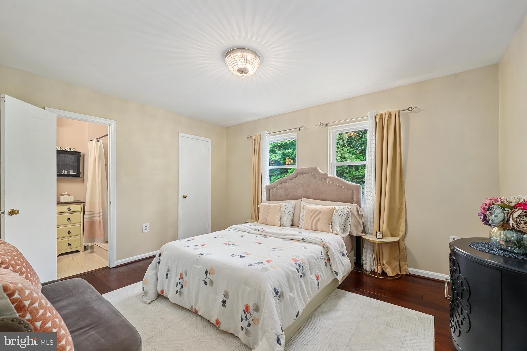 HERITAGE VILLAGE - Residential