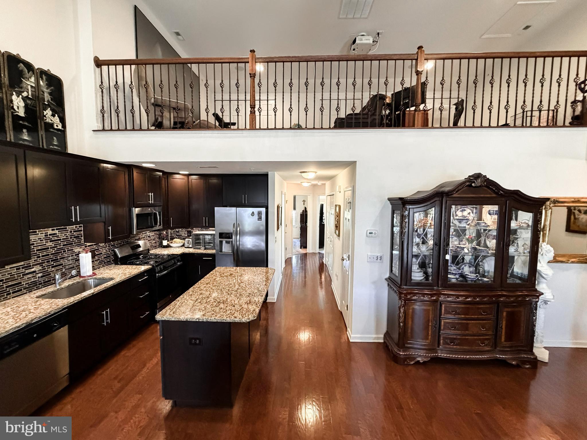 EMERALD WALK - Residential
