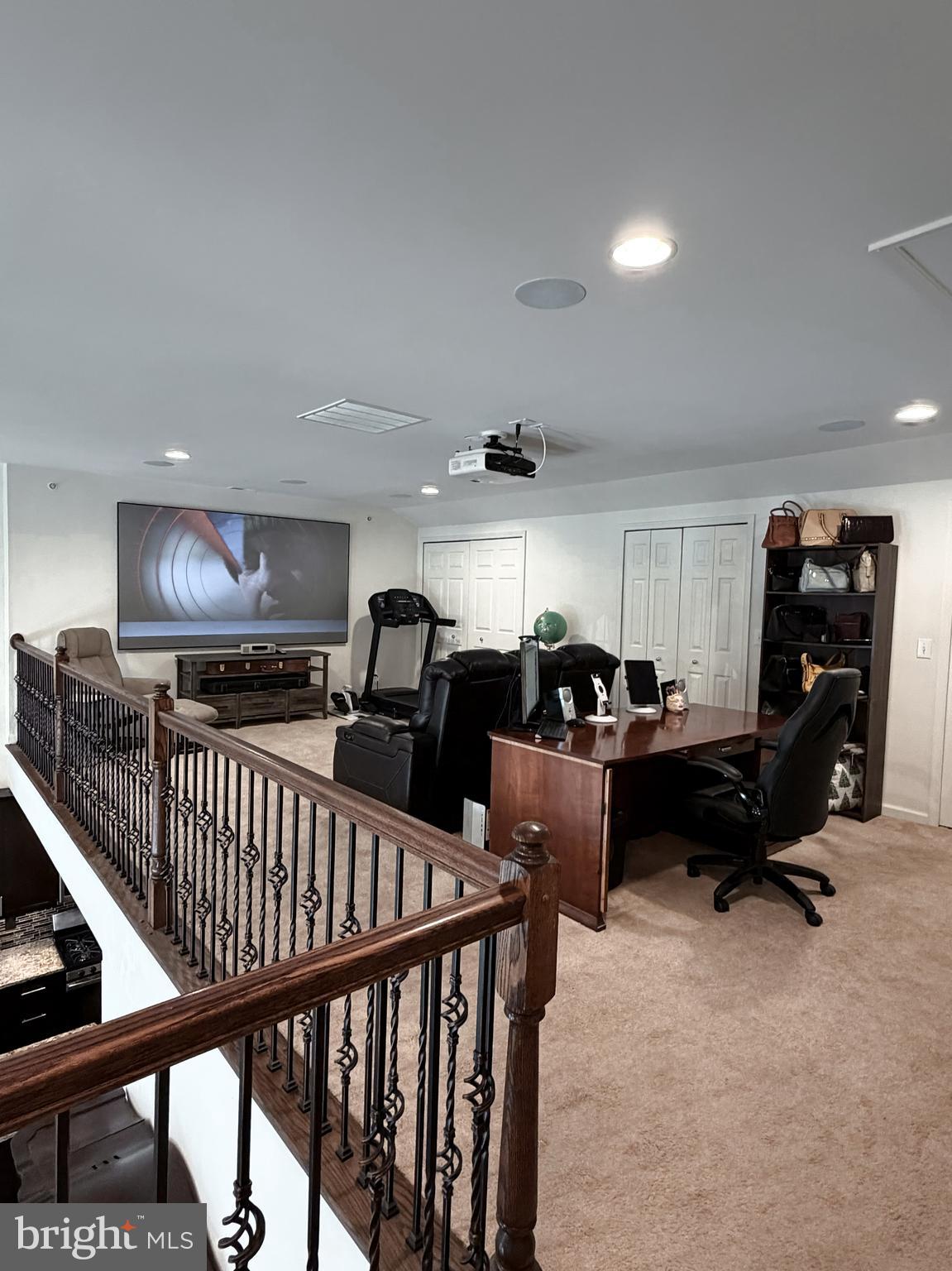 EMERALD WALK - Residential