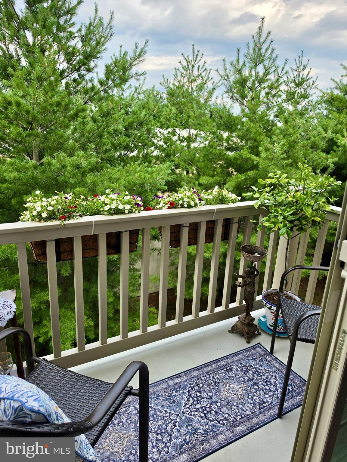 EMERALD WALK - Residential