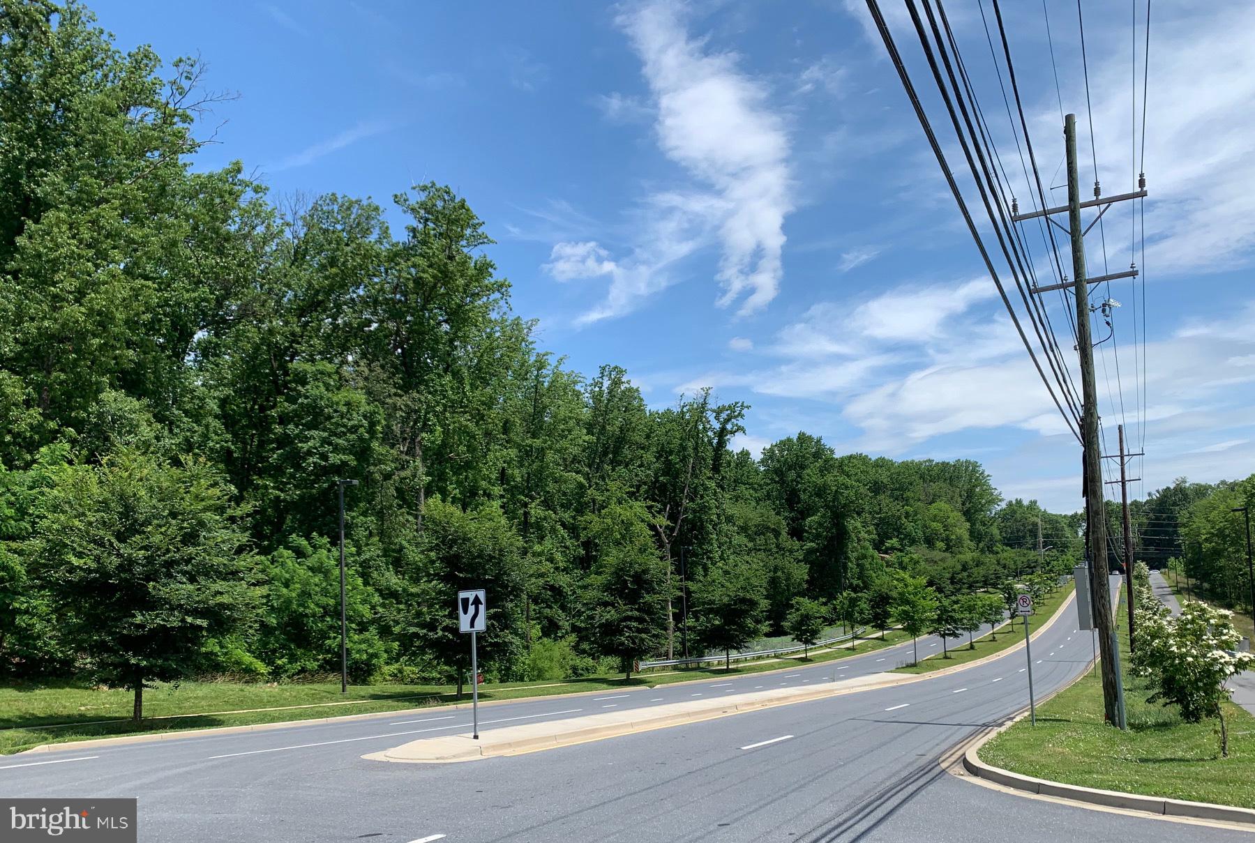 CLARKSBURG - Land
