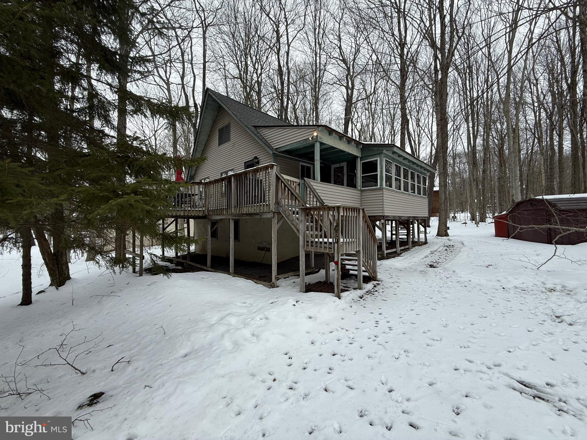 ARROWHEAD LAKE - Residential