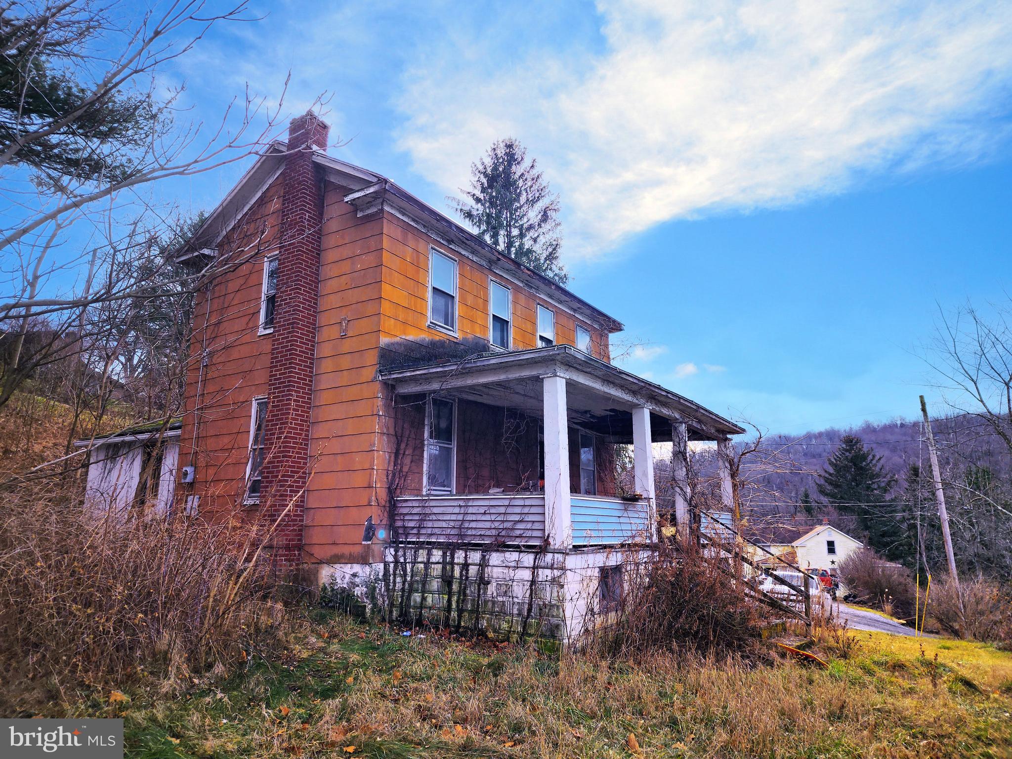 ONLINE AUCTION: Bidding begins 1/26 @ 10:00 AM. Bidding ends 1/30 @ 12:10 PM. List Price is Suggested Opening Bid. 2 Story Detached Home located in Frostburg, Maryland within Allegany County. Residents can enjoy the beauty all the beauty Western Maryland has to offer including Frostburg Plaza Shopping Center, Frostburg State University, & all the attractions located within Frostburg. Easy Access to Major Traffic Artery Route 68. Property is Vacant. Deposit: $5,000.