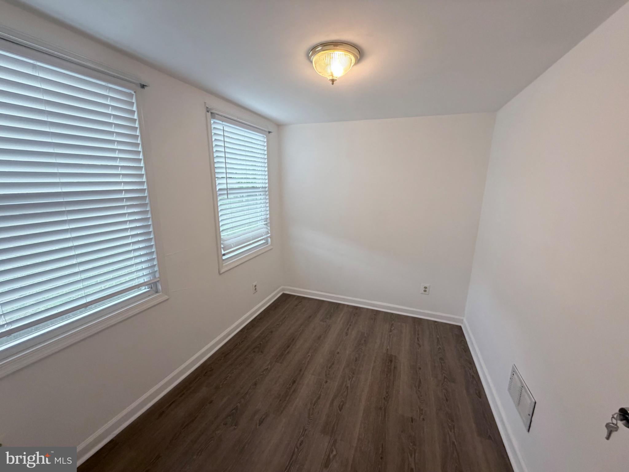 GLEN COURT - Residential