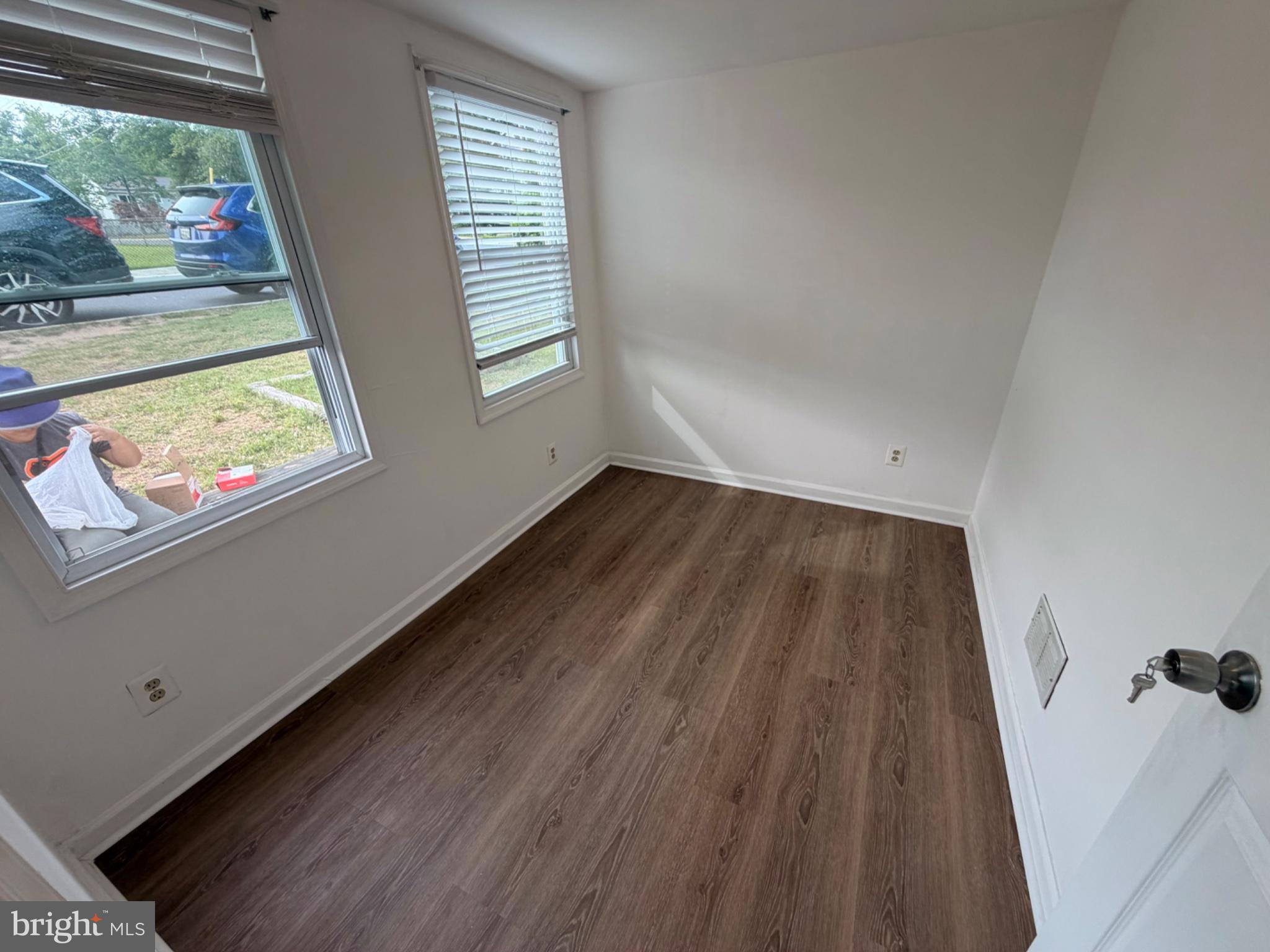 GLEN COURT - Residential