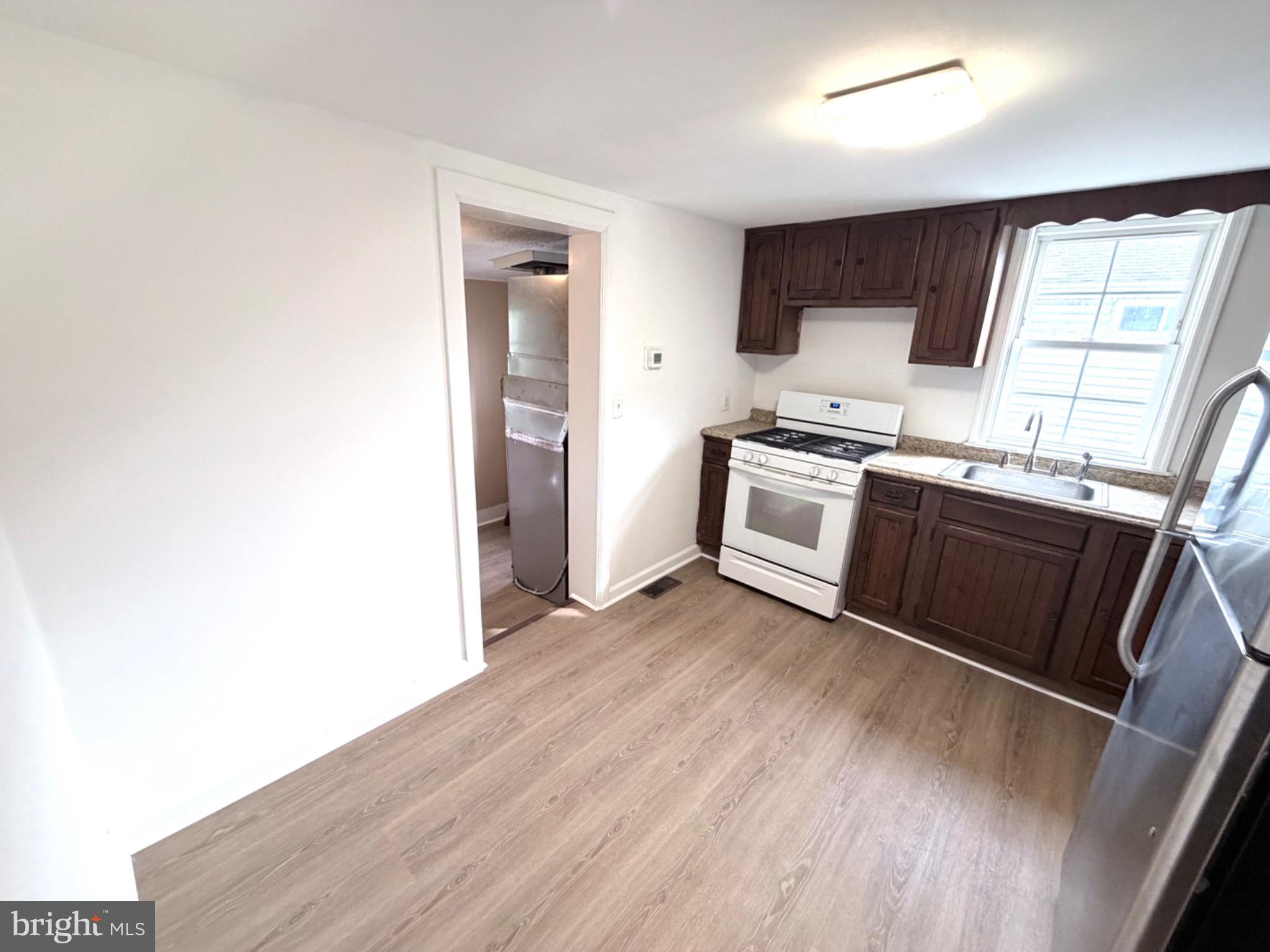 GLEN COURT - Residential