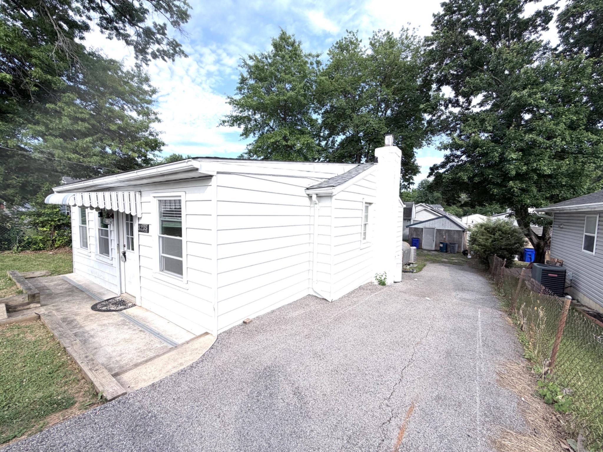 GLEN COURT - Residential
