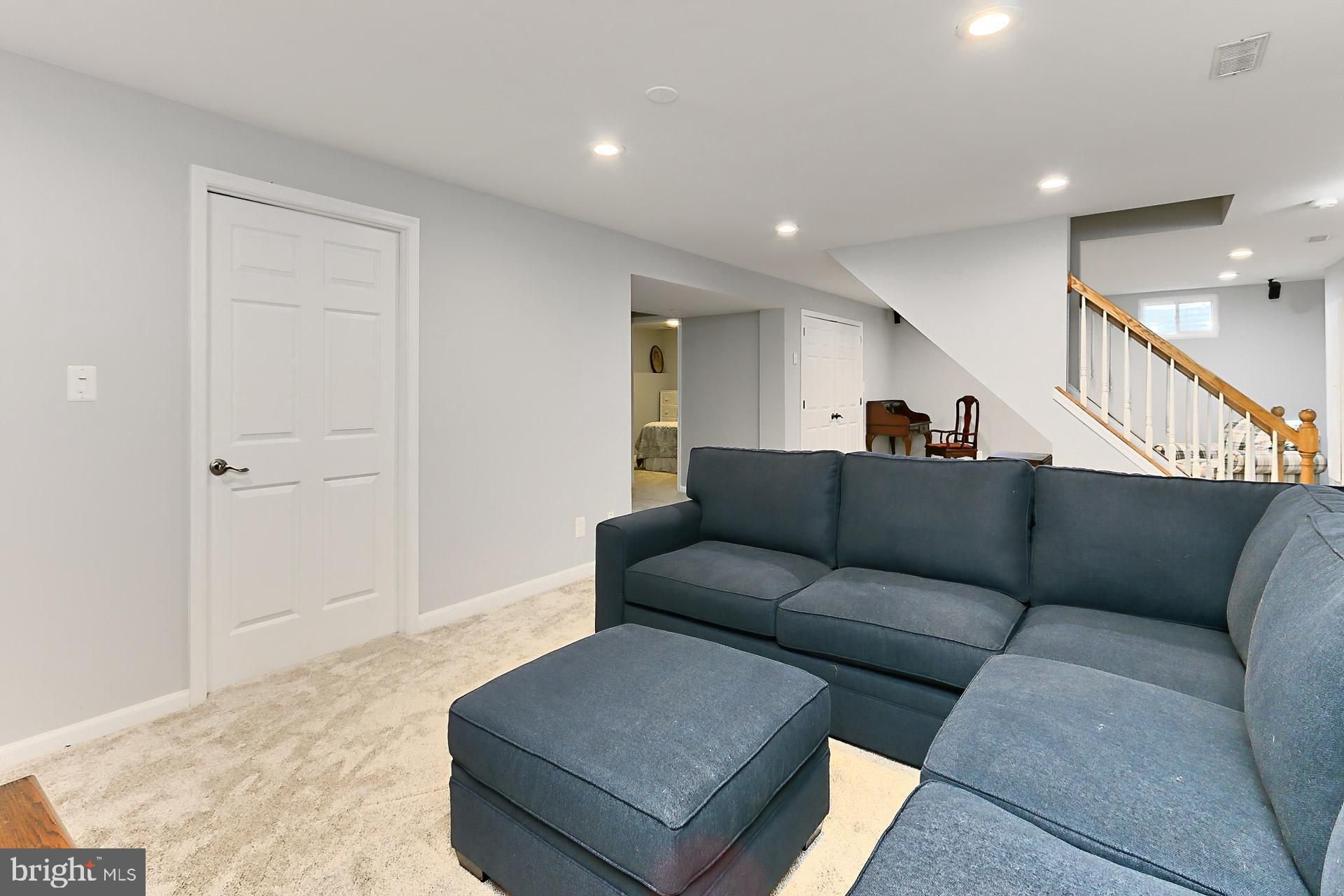 FAIRFAX STATION - Residential