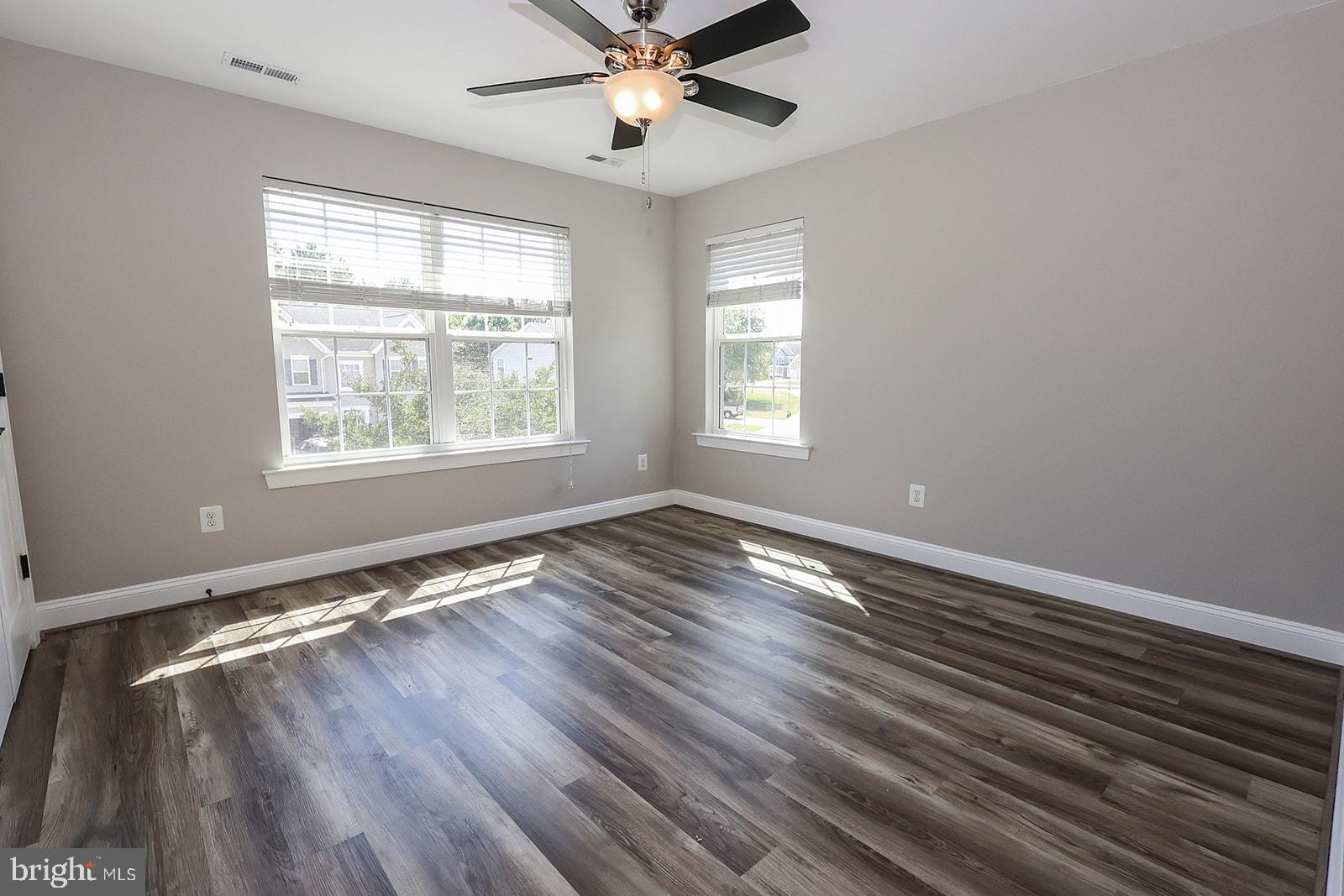 PEMBROOKE - Residential