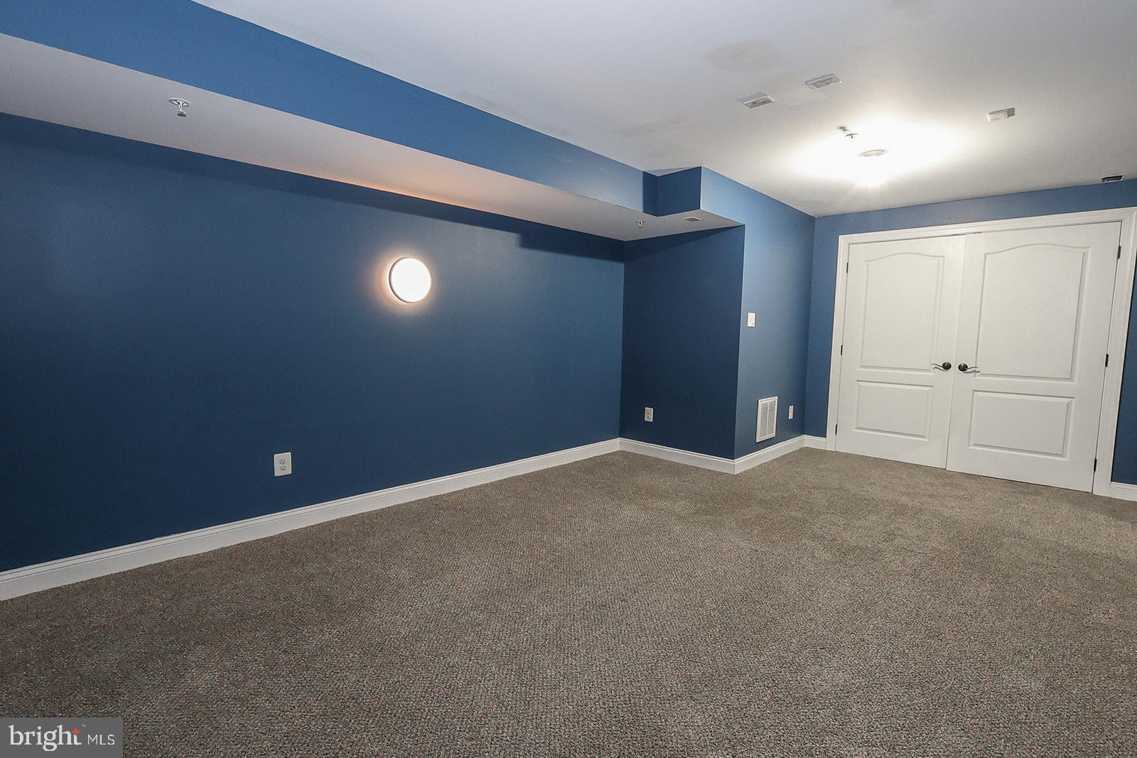 PEMBROOKE - Residential