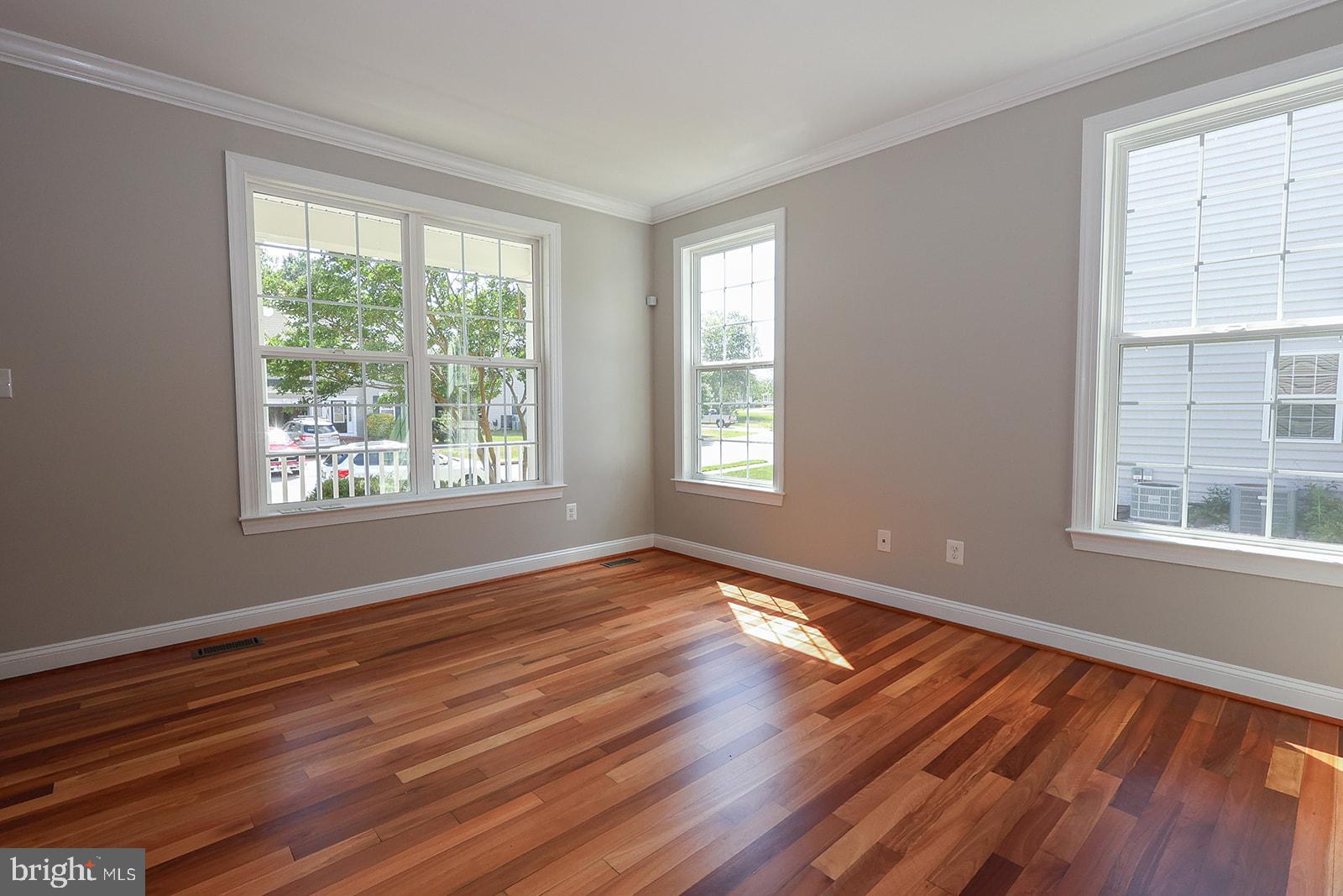 PEMBROOKE - Residential