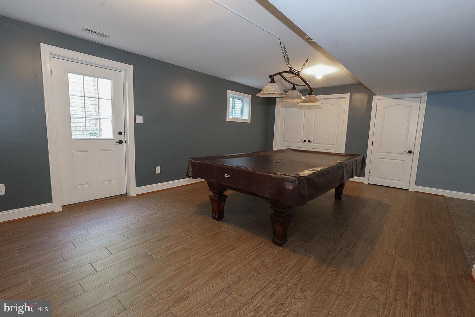 PEMBROOKE - Residential