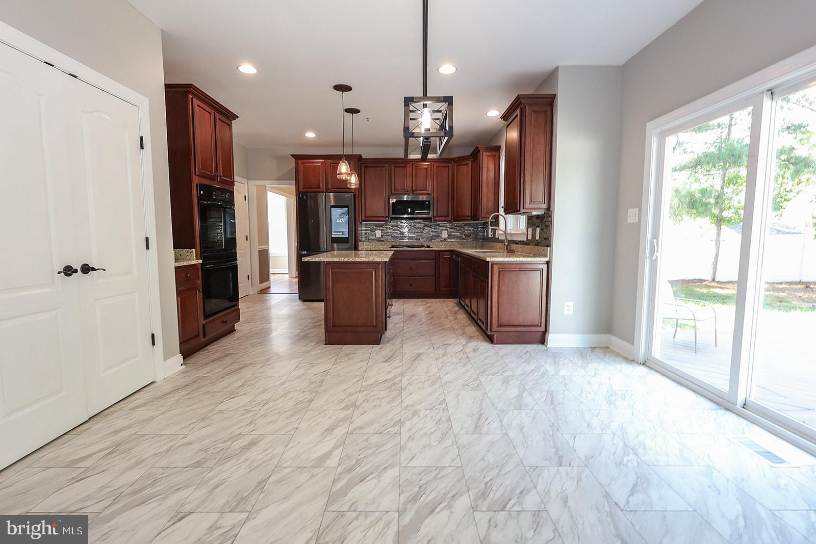 PEMBROOKE - Residential