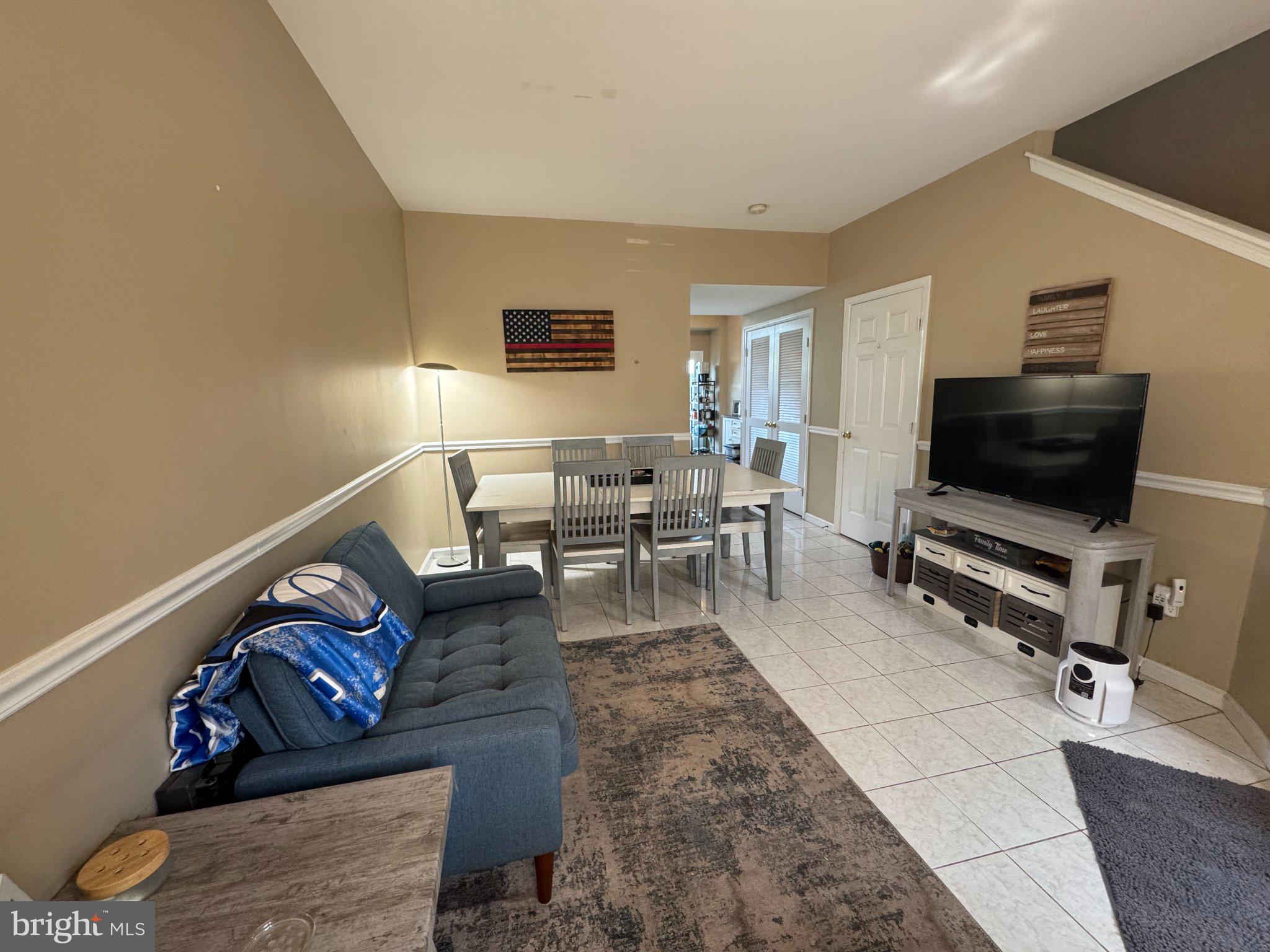 ASHBURN VILLAGE - Residential