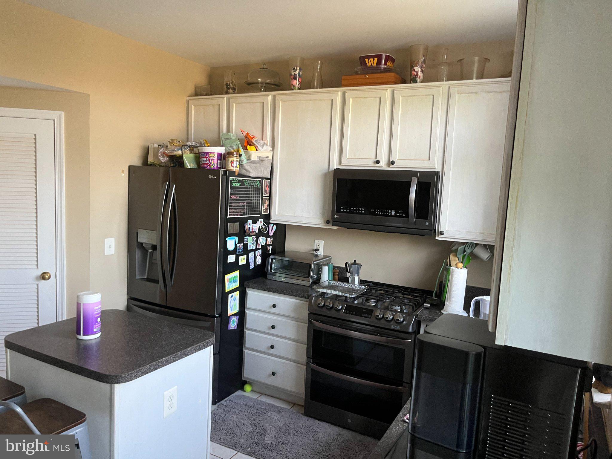 ASHBURN VILLAGE - Residential