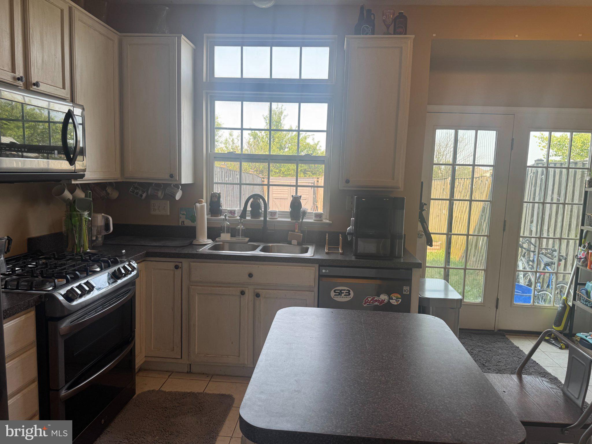 ASHBURN VILLAGE - Residential