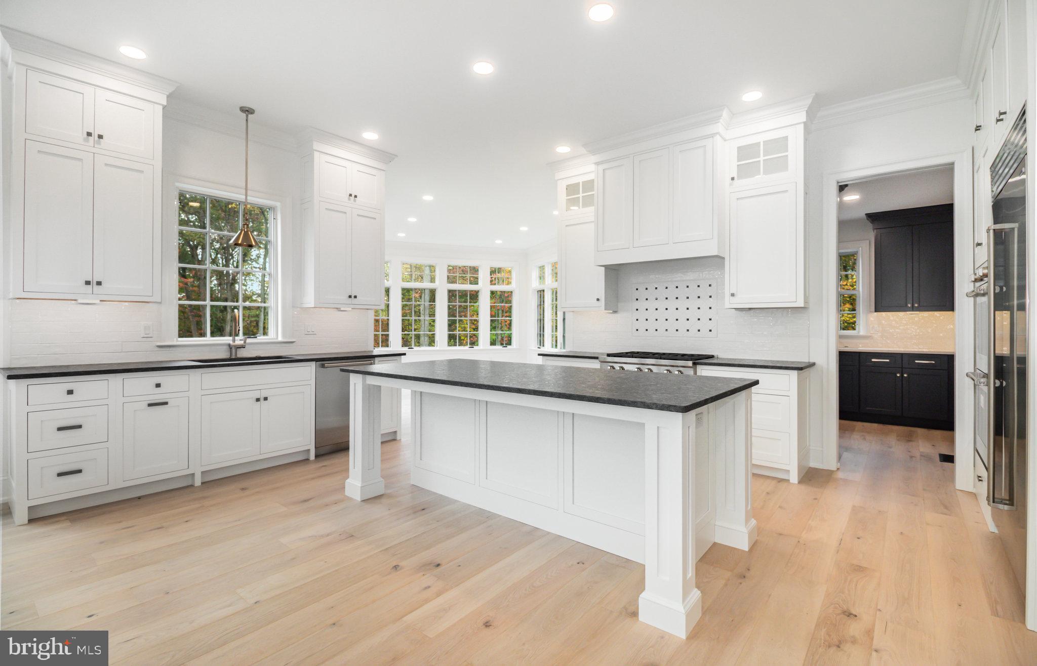 THE ESTATES OF FOREST RIDGE - Land