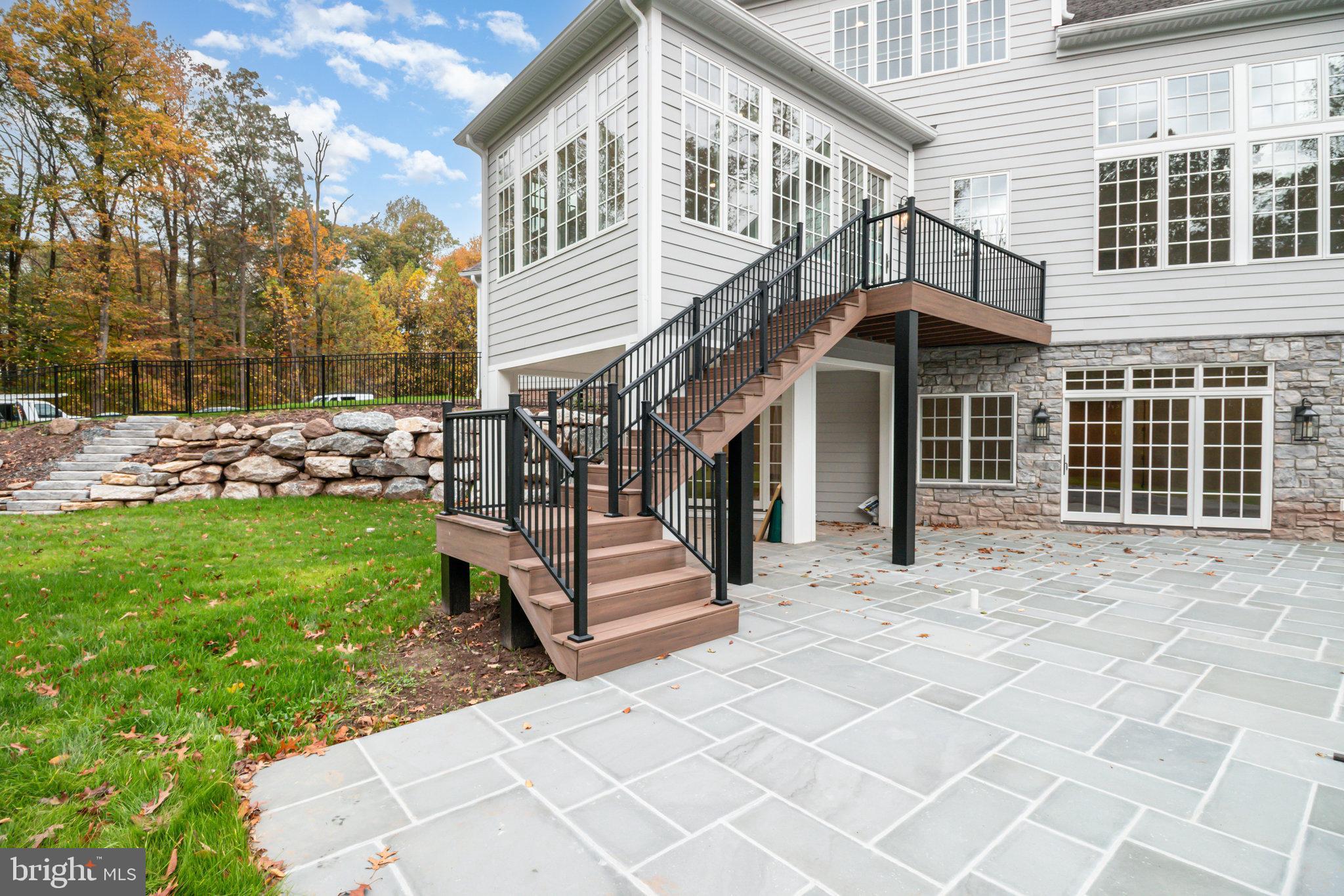 THE ESTATES OF FOREST RIDGE - Land