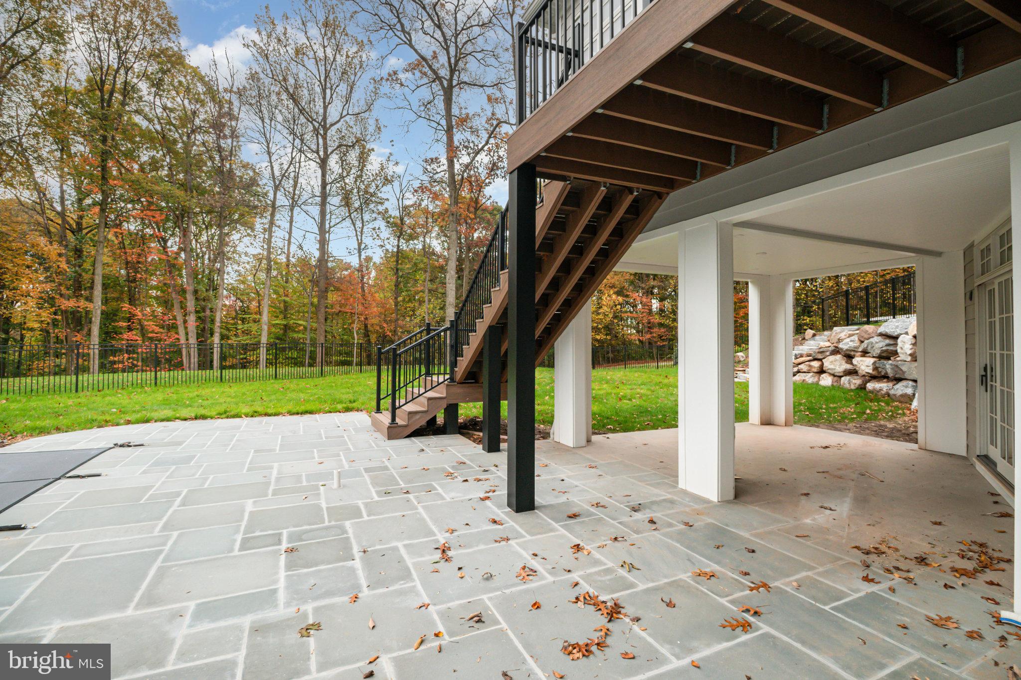 THE ESTATES OF FOREST RIDGE - Land