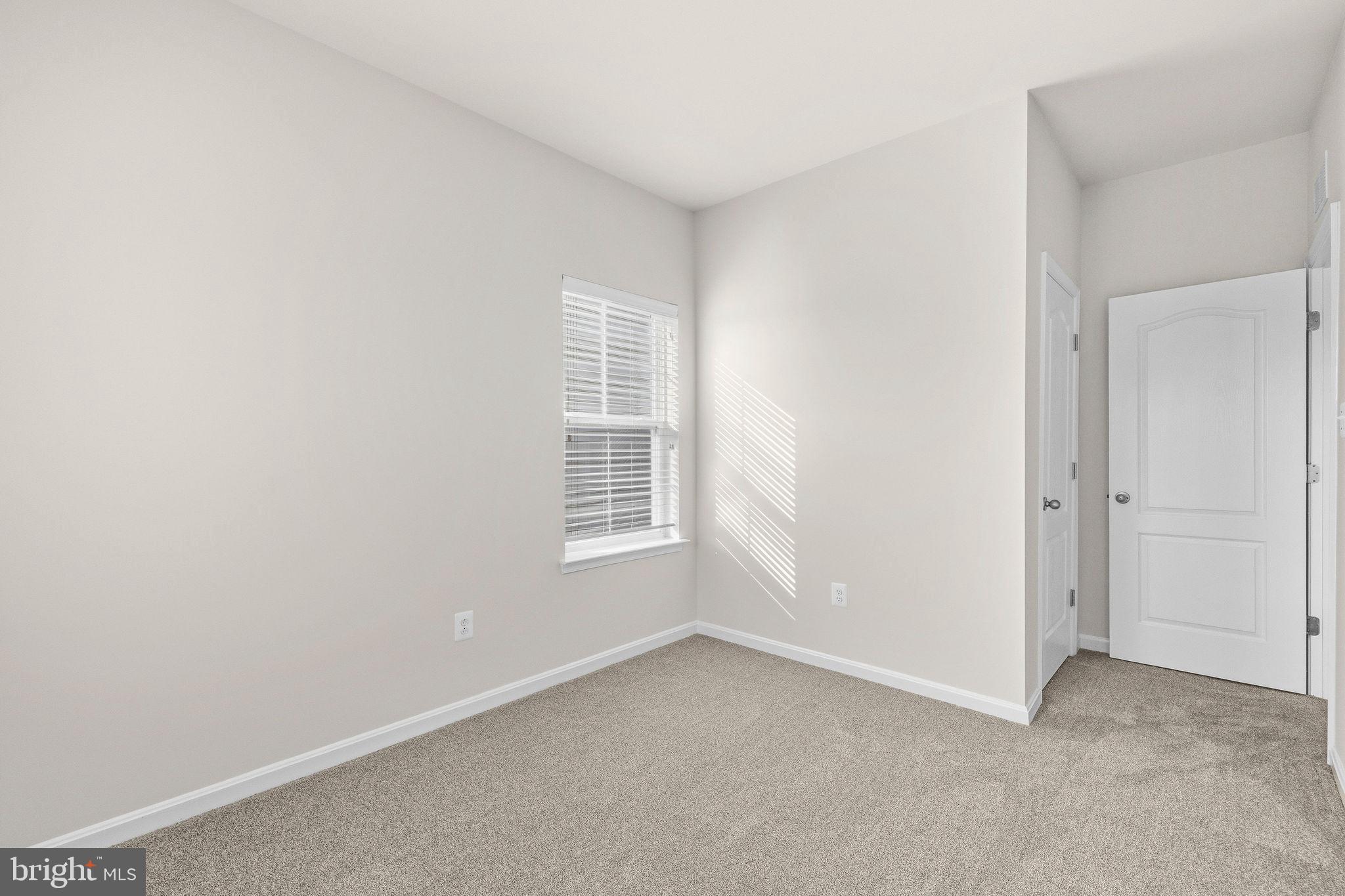 KENSINGTON HEIGHTS - Residential