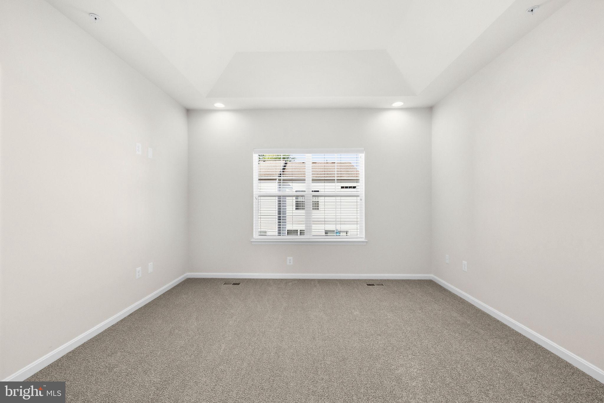 KENSINGTON HEIGHTS - Residential