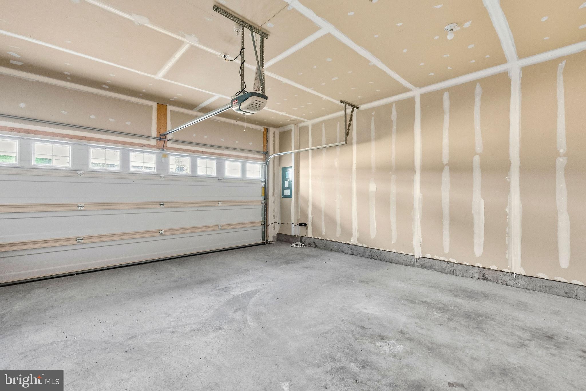 KENSINGTON HEIGHTS - Residential
