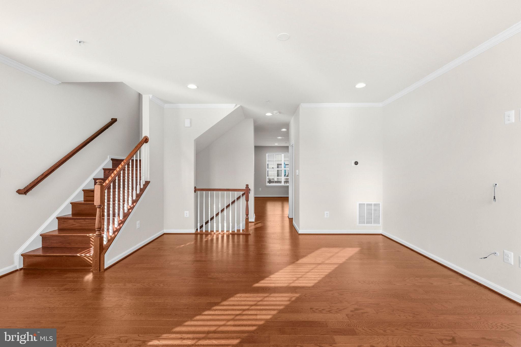 KENSINGTON HEIGHTS - Residential