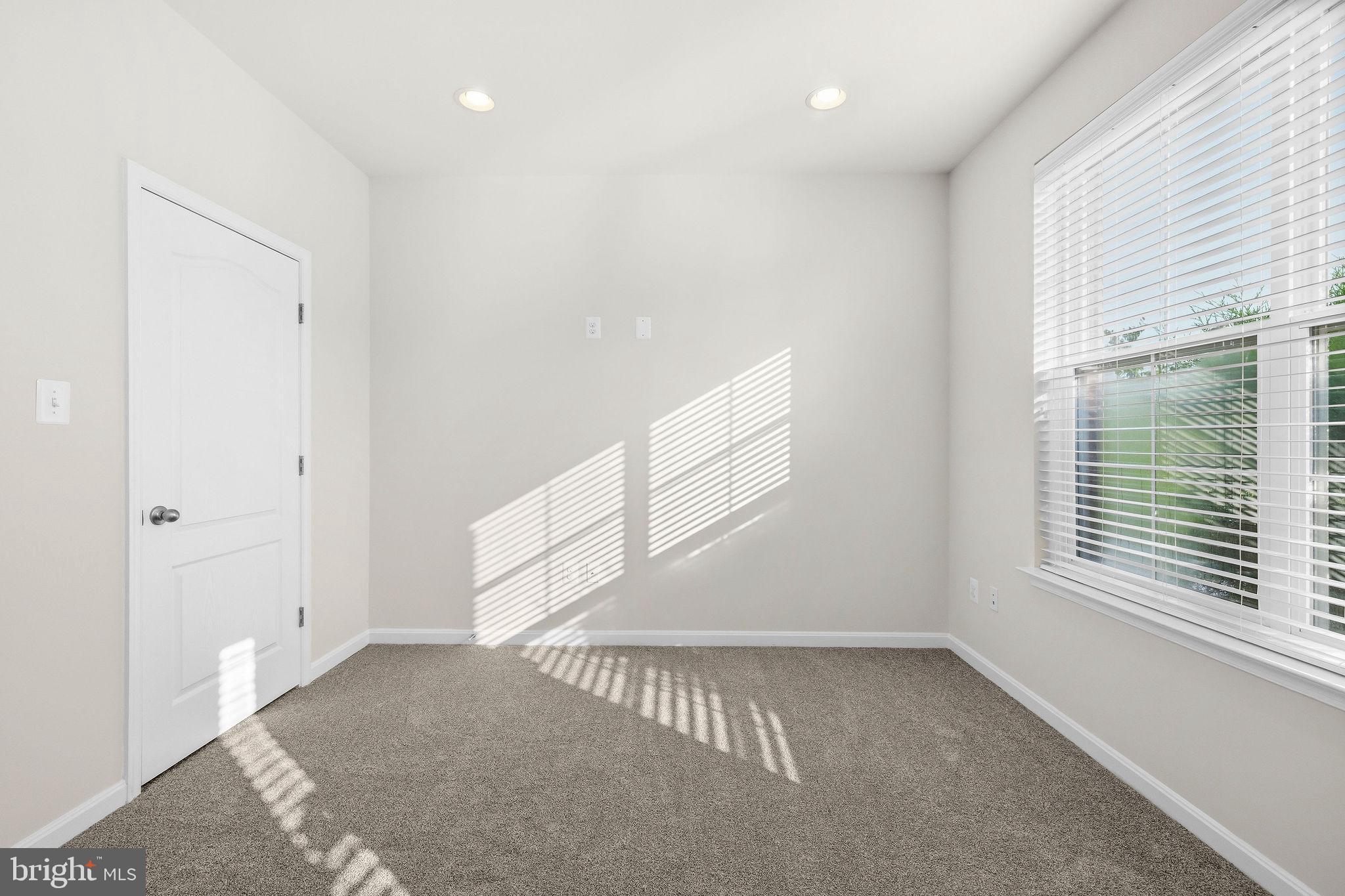 KENSINGTON HEIGHTS - Residential