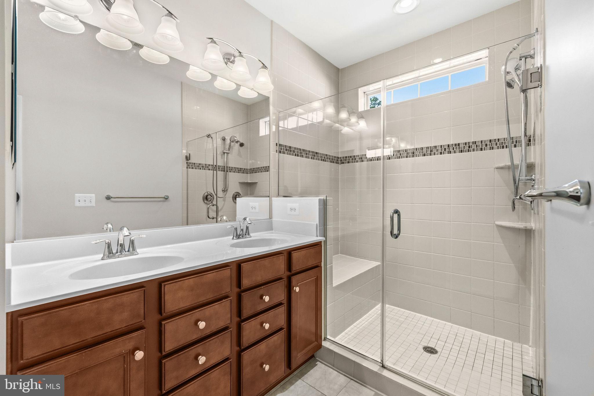 KENSINGTON HEIGHTS - Residential