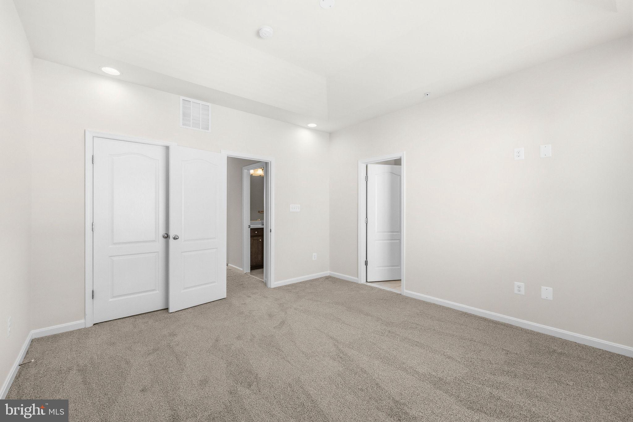 KENSINGTON HEIGHTS - Residential