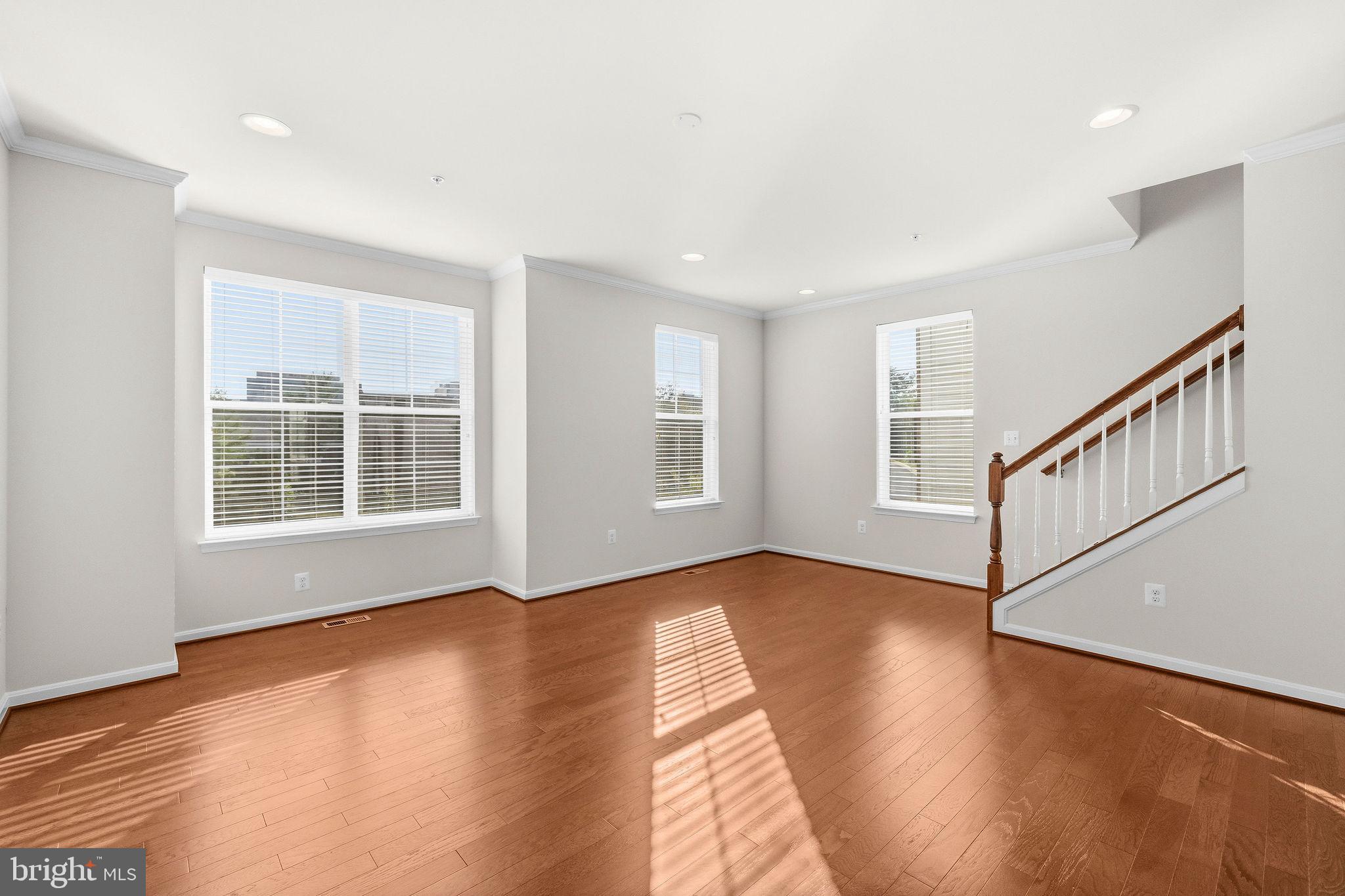 KENSINGTON HEIGHTS - Residential