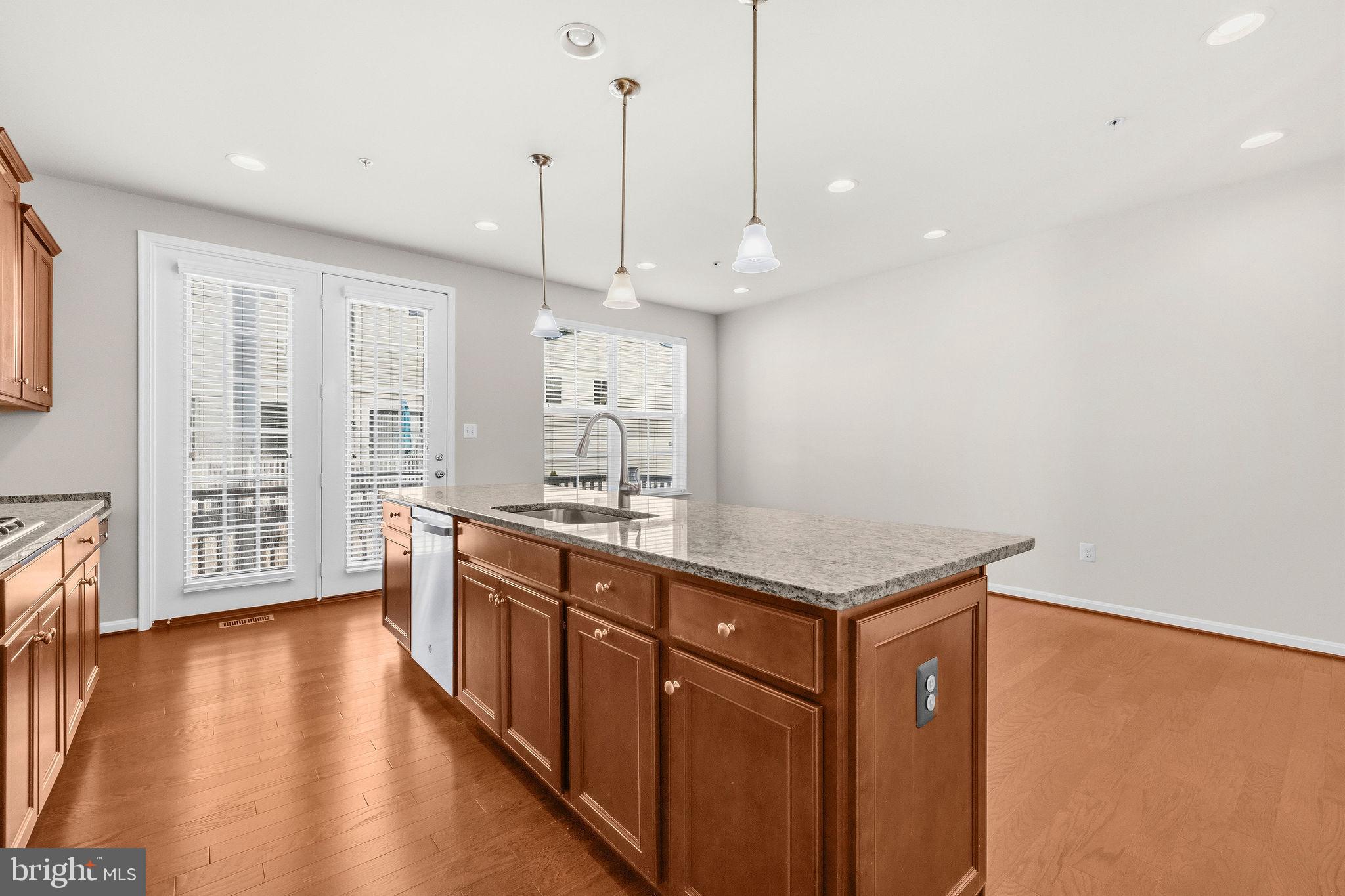 KENSINGTON HEIGHTS - Residential