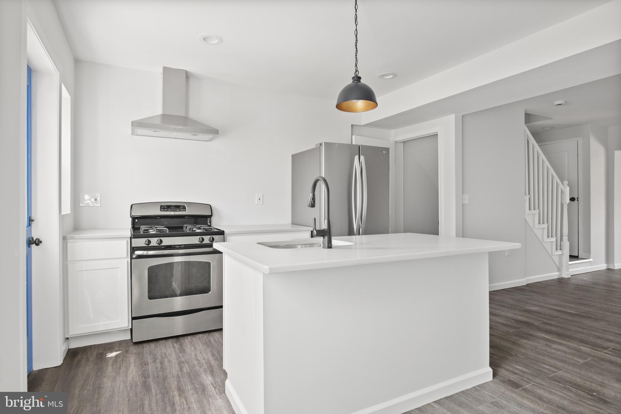 CHARLESMONT - Residential Lease