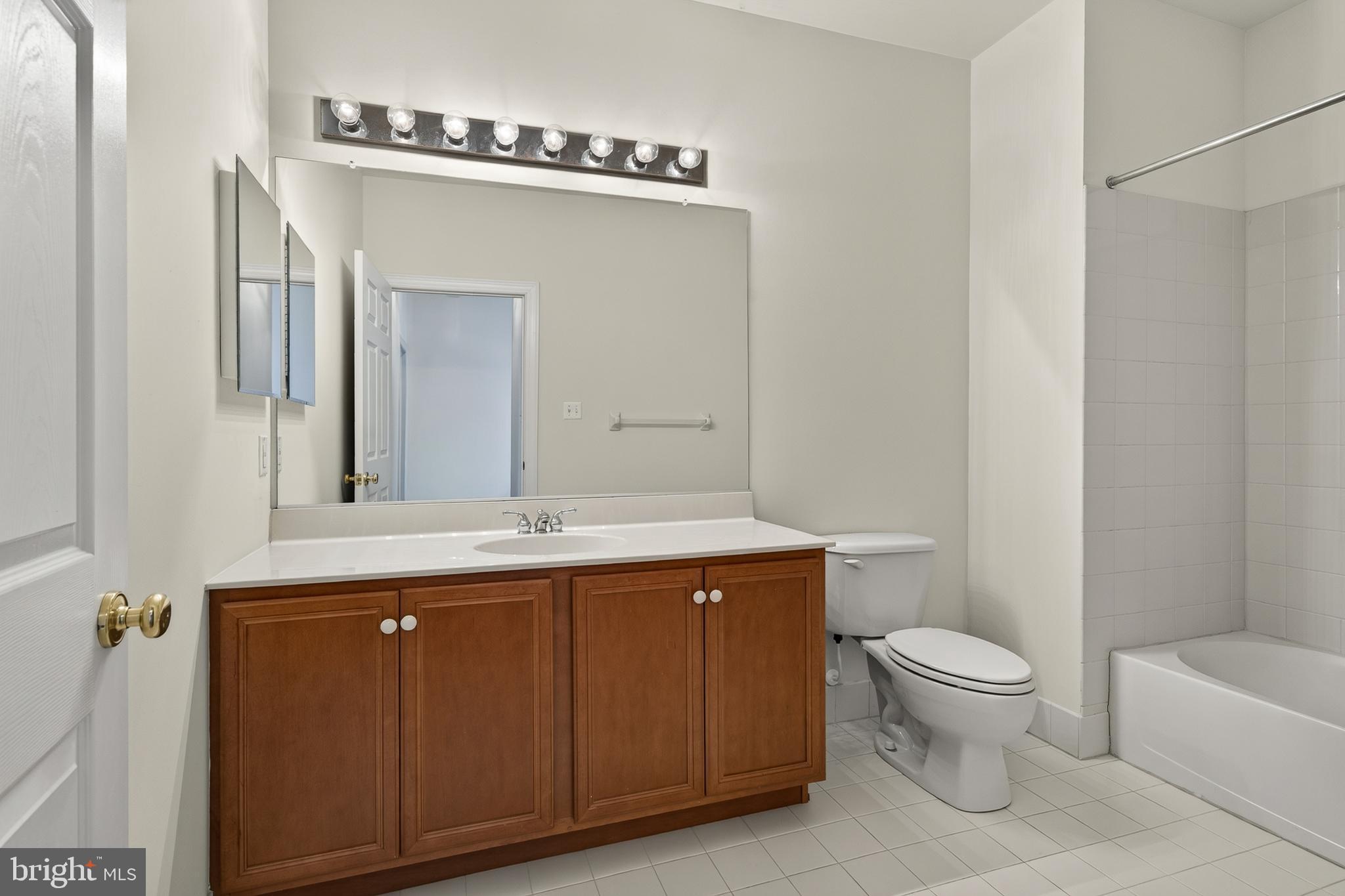 CHERRY CREEK - Residential