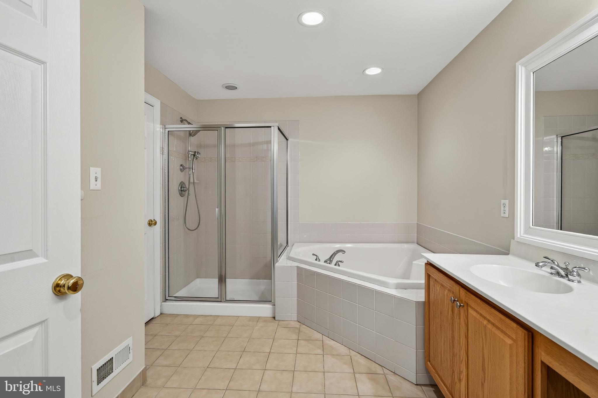 CHERRY CREEK - Residential