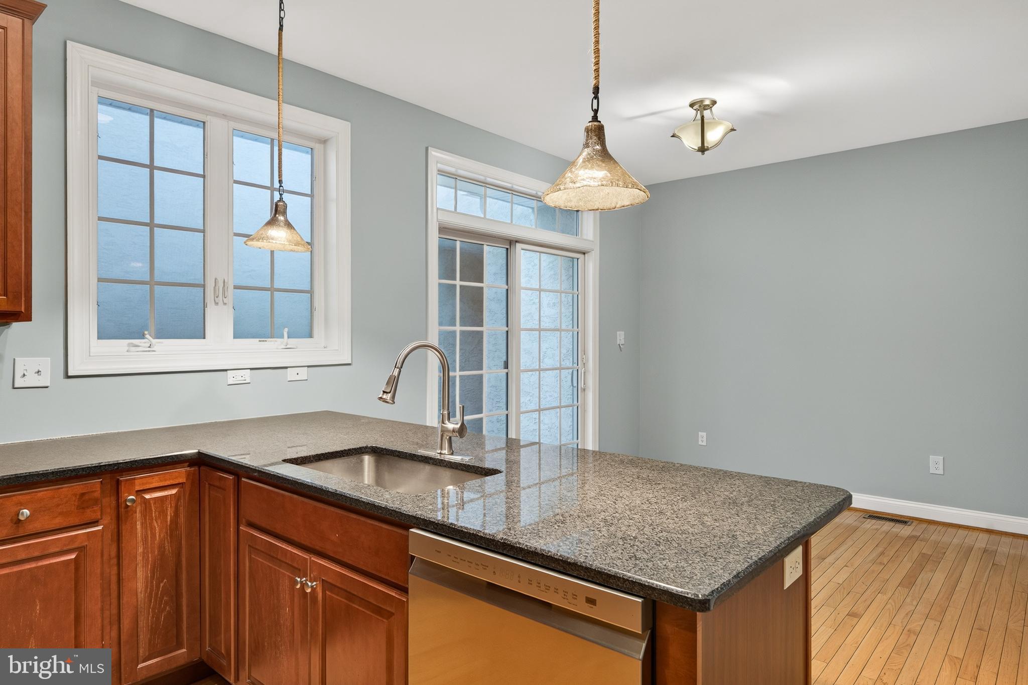 CHERRY CREEK - Residential