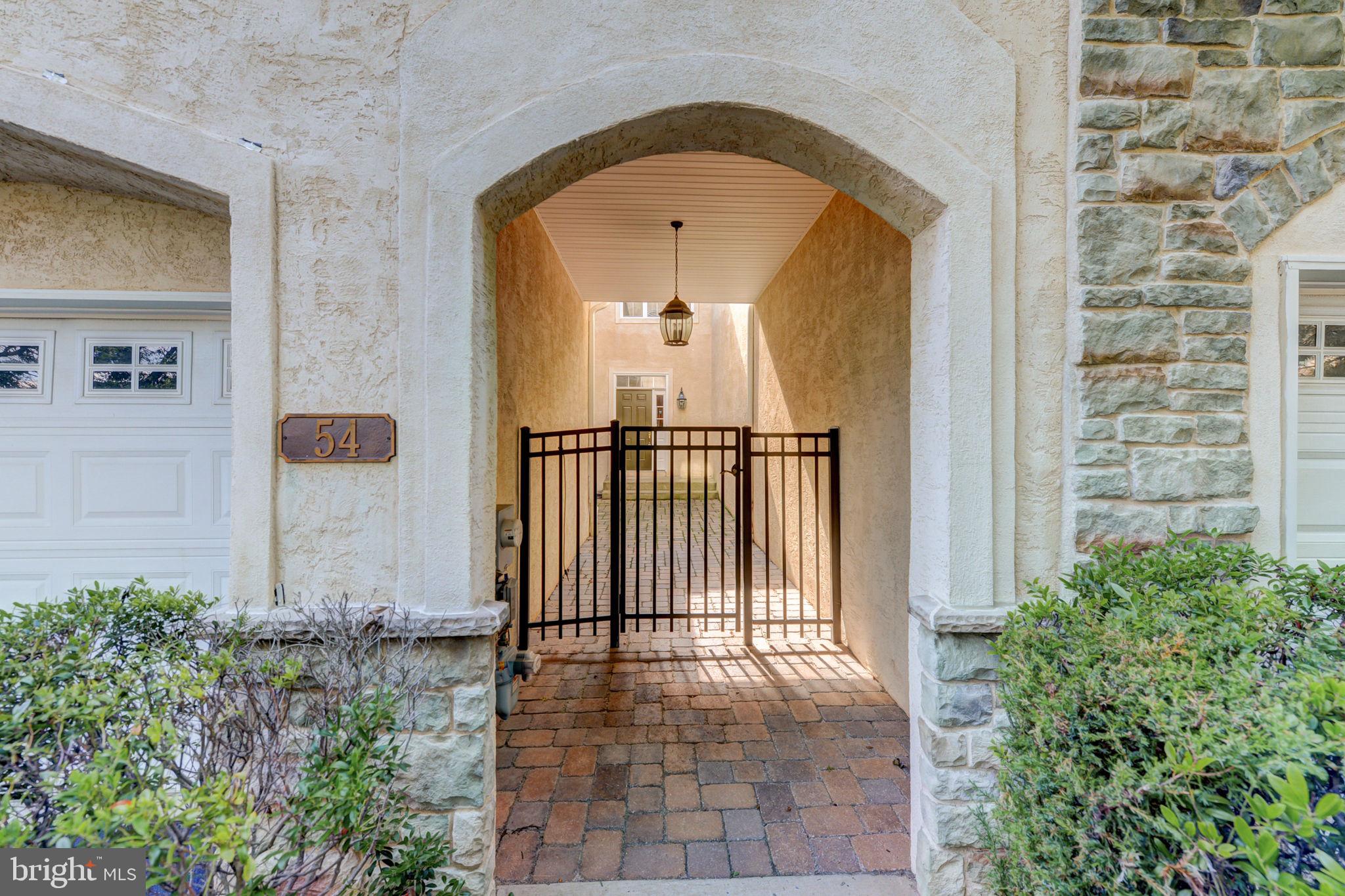 CHERRY CREEK - Residential