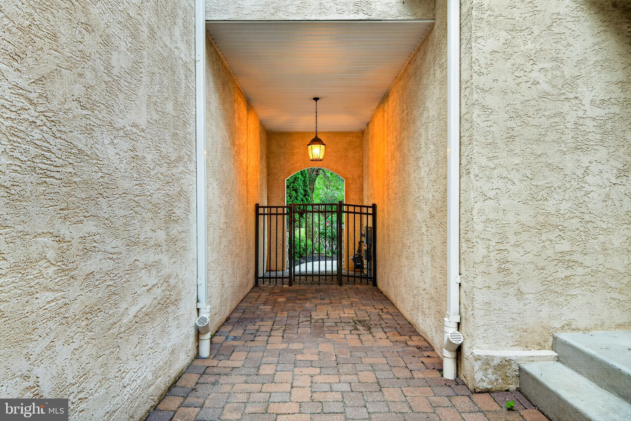 CHERRY CREEK - Residential