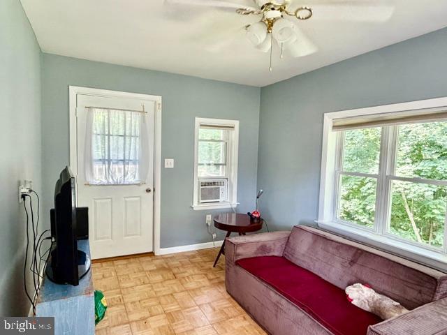 SOCIAL ISLAND CIRCLE - Residential
