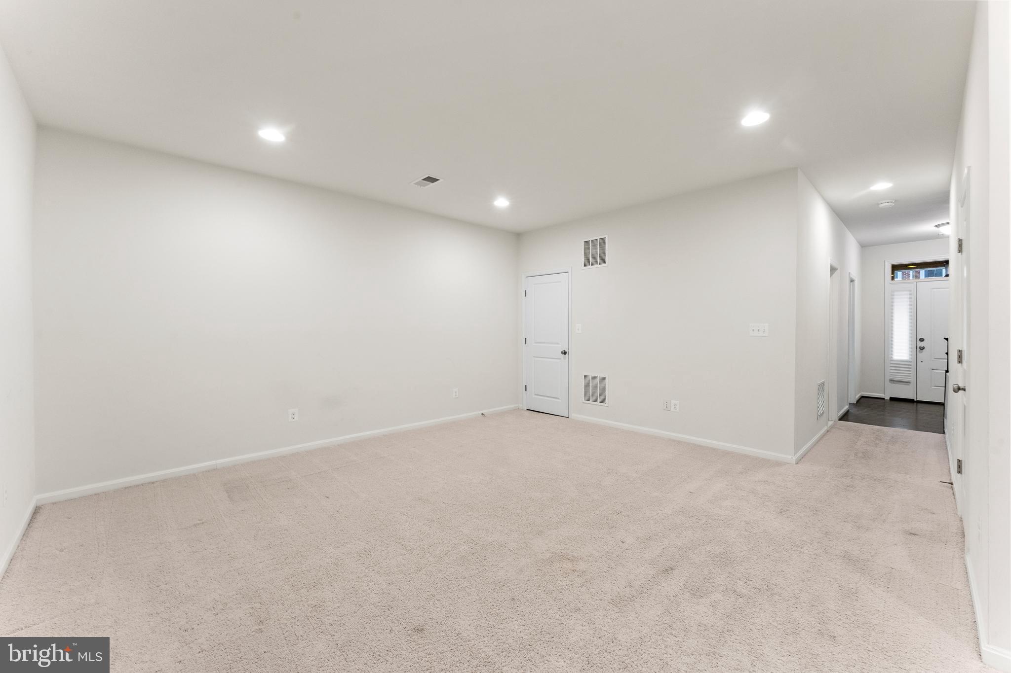 BRAMBLETON LANDBAY 3 - Residential Lease