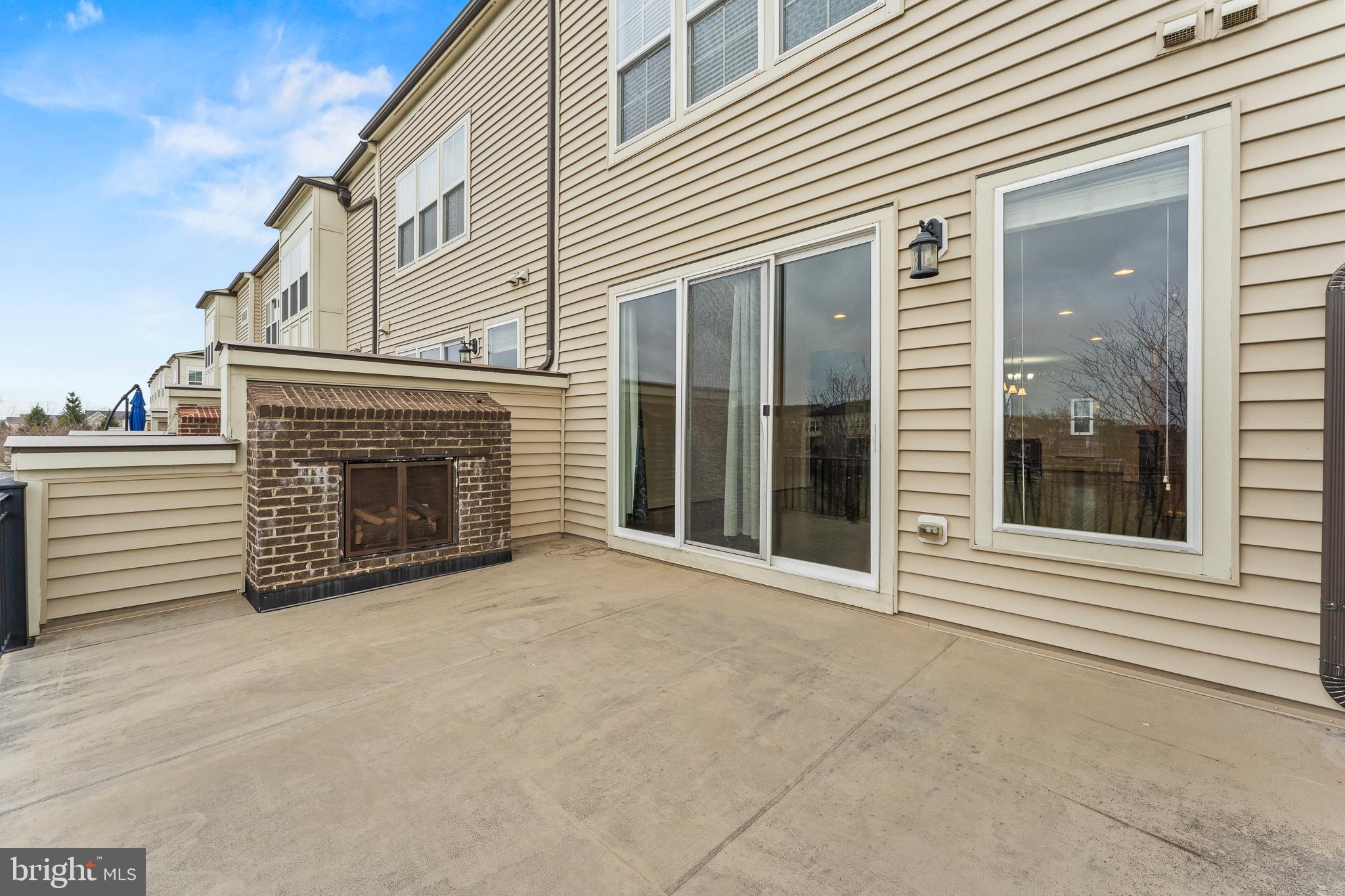 BRAMBLETON LANDBAY 3 - Residential Lease