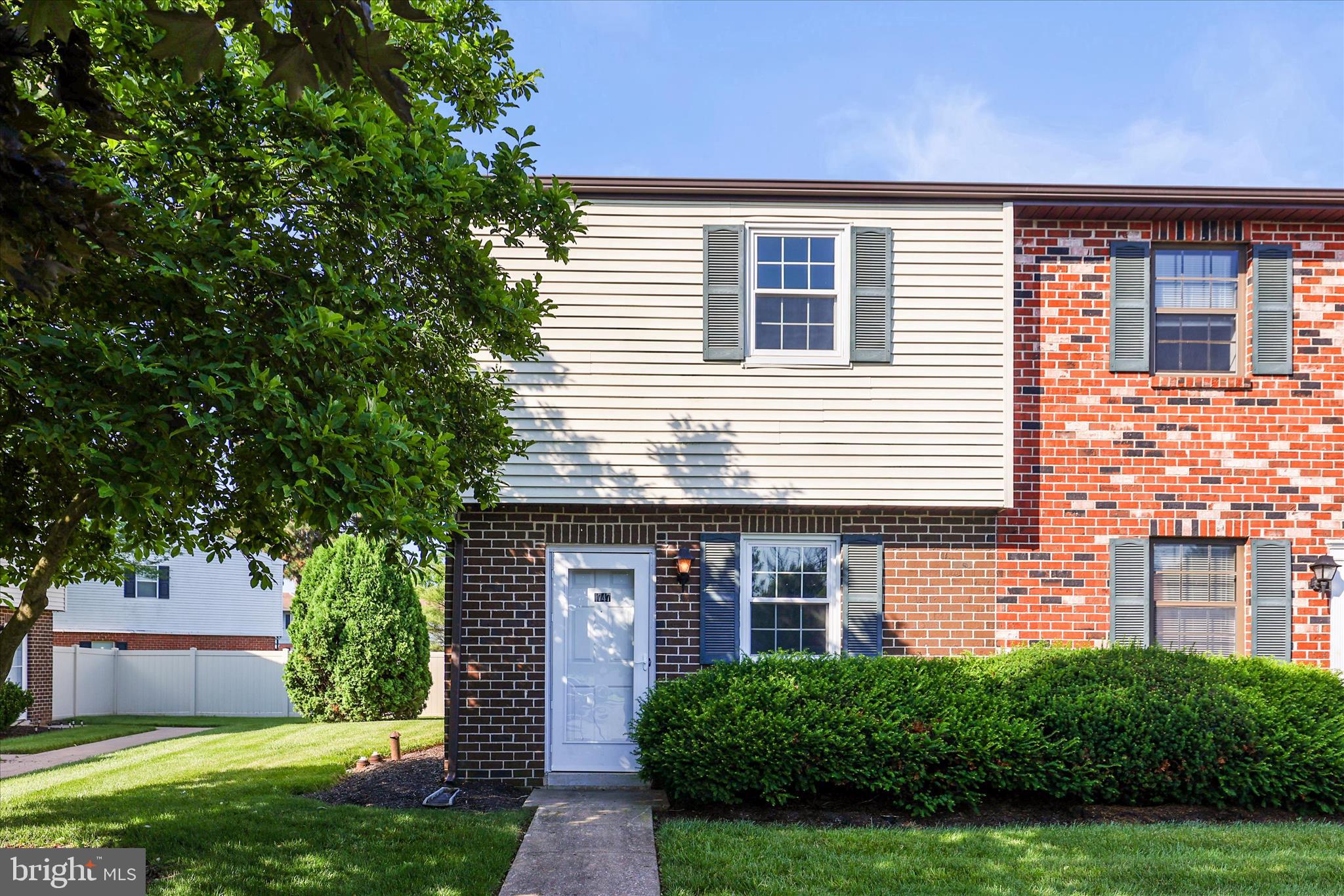 WESTGATE MANOR - Residential