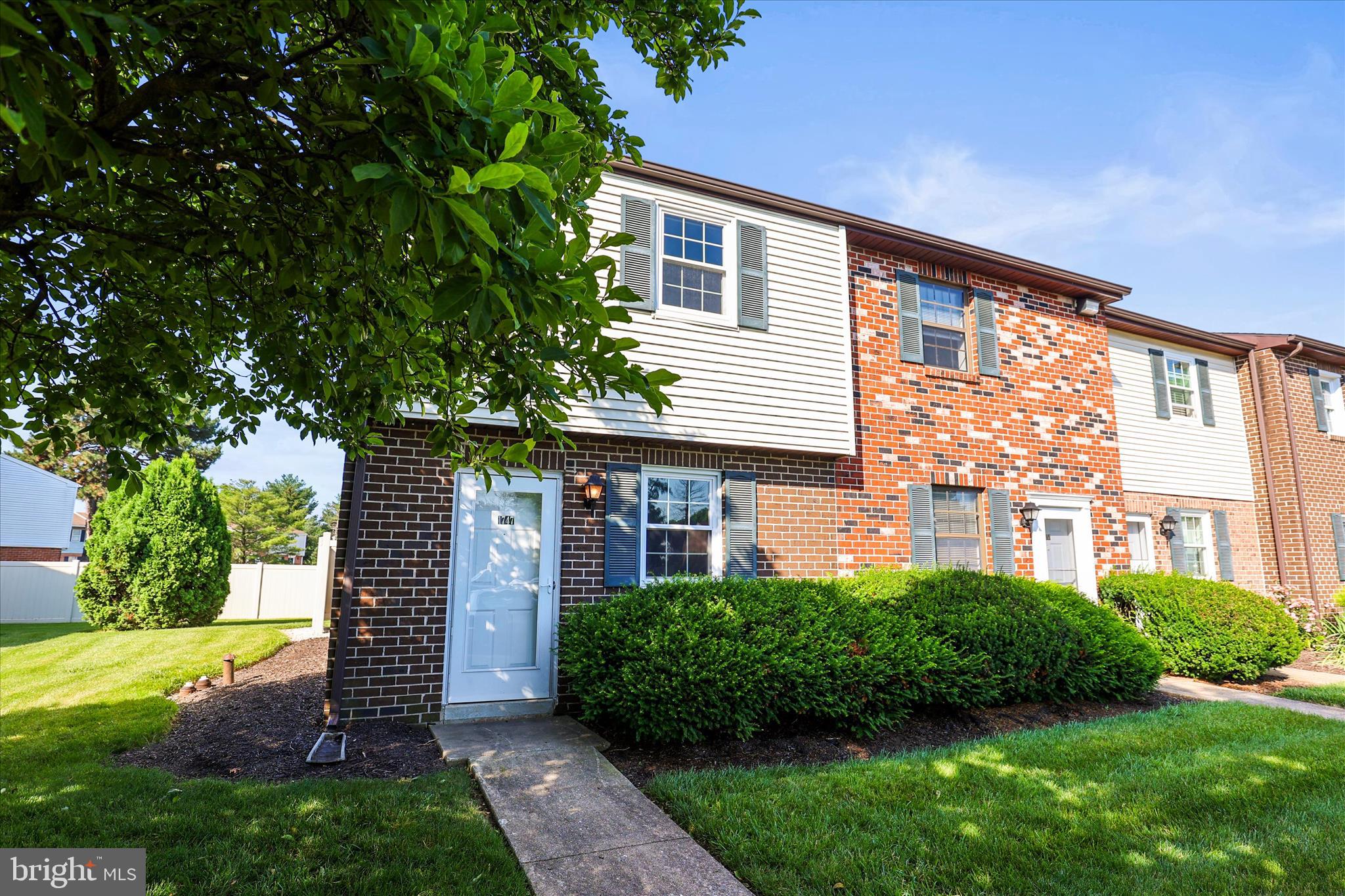 WESTGATE MANOR - Residential