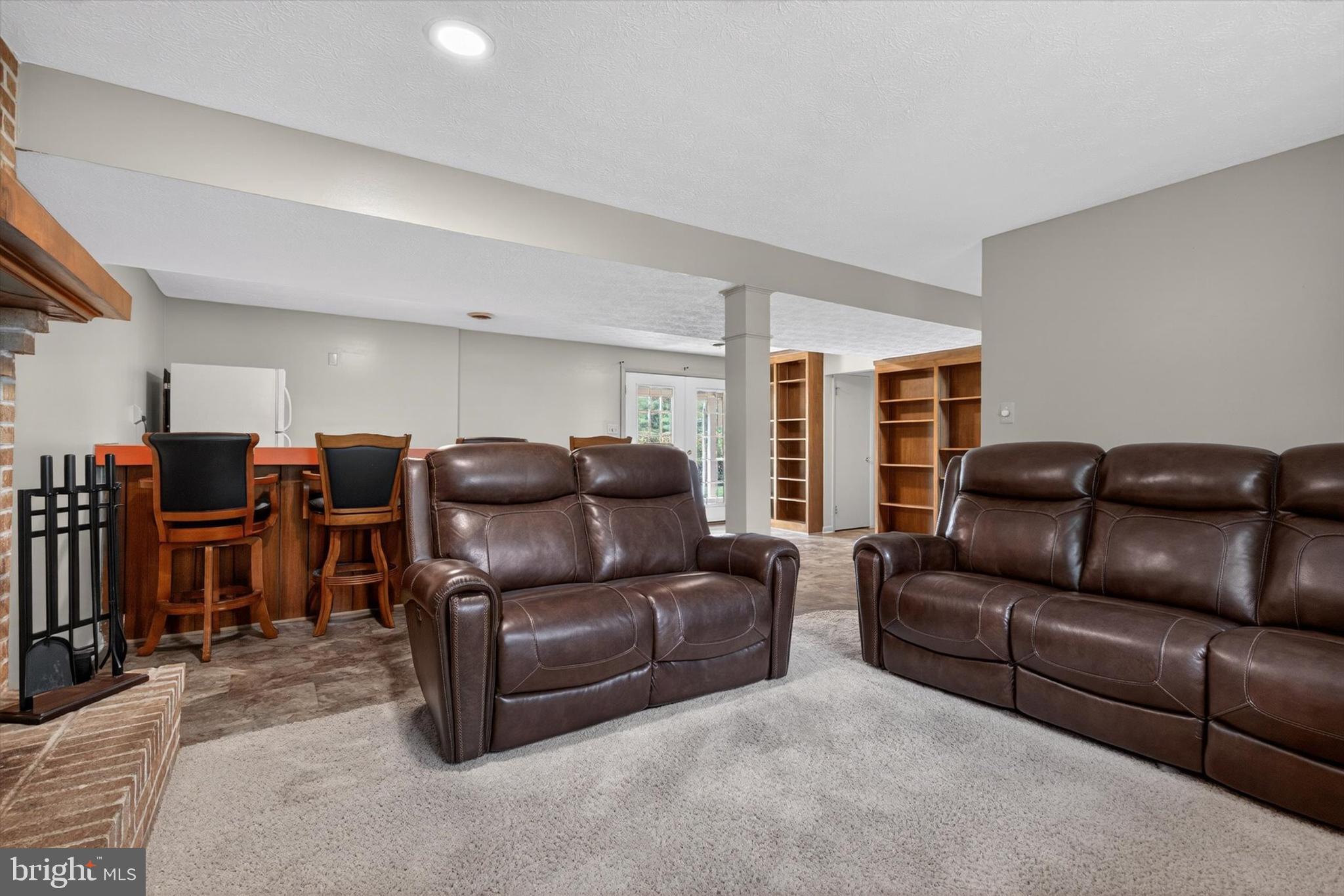 CENTER SQUARE MANOR - Residential