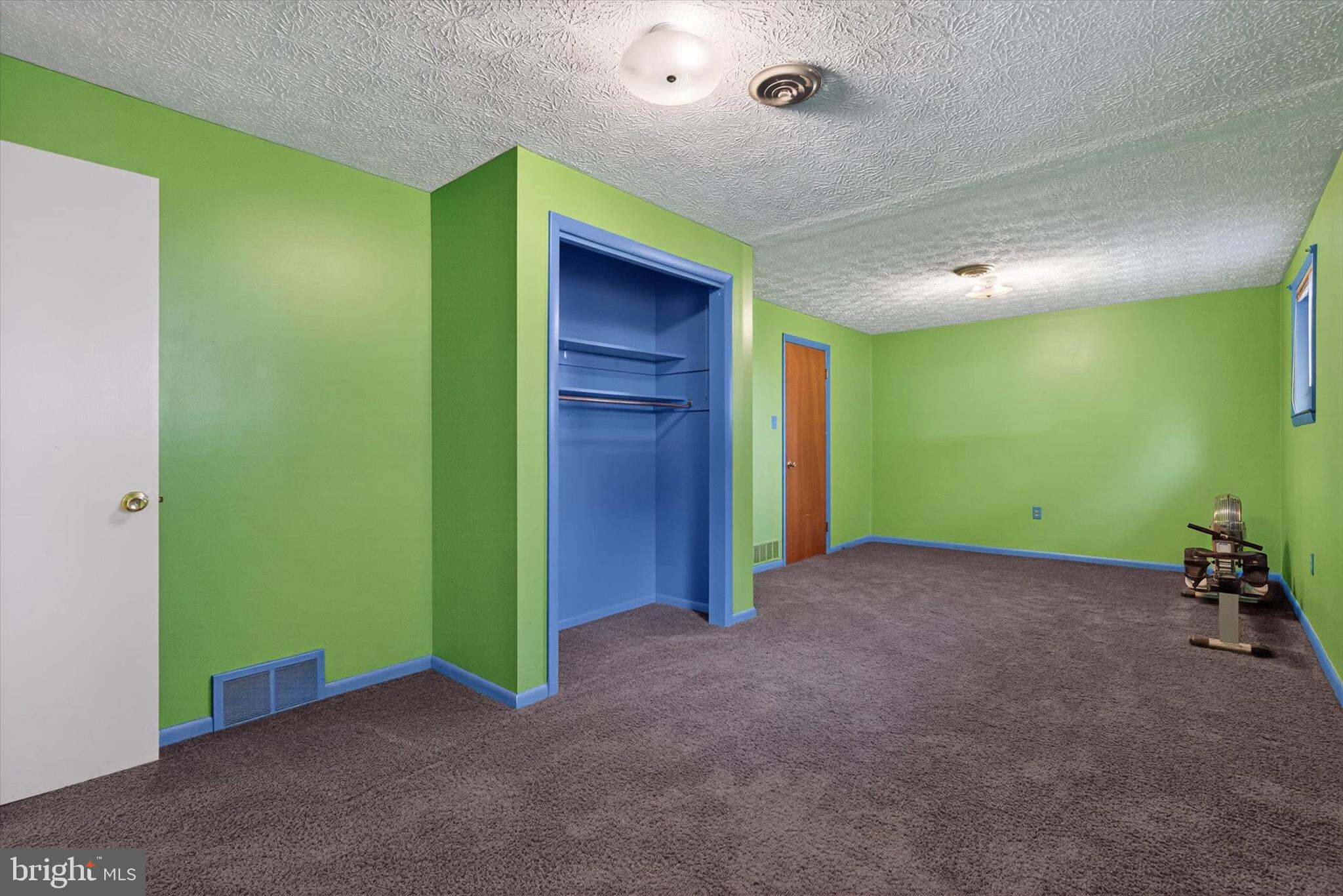 CENTER SQUARE MANOR - Residential