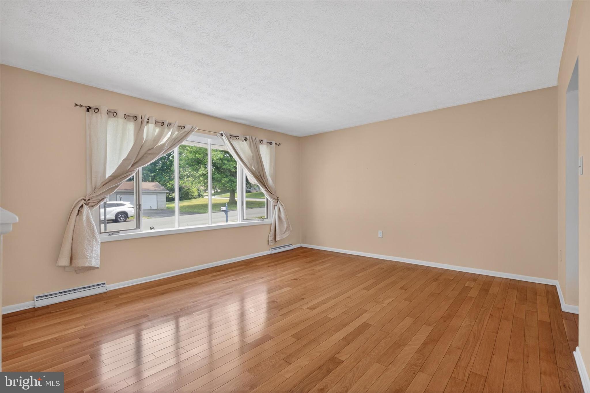 CENTER SQUARE MANOR - Residential