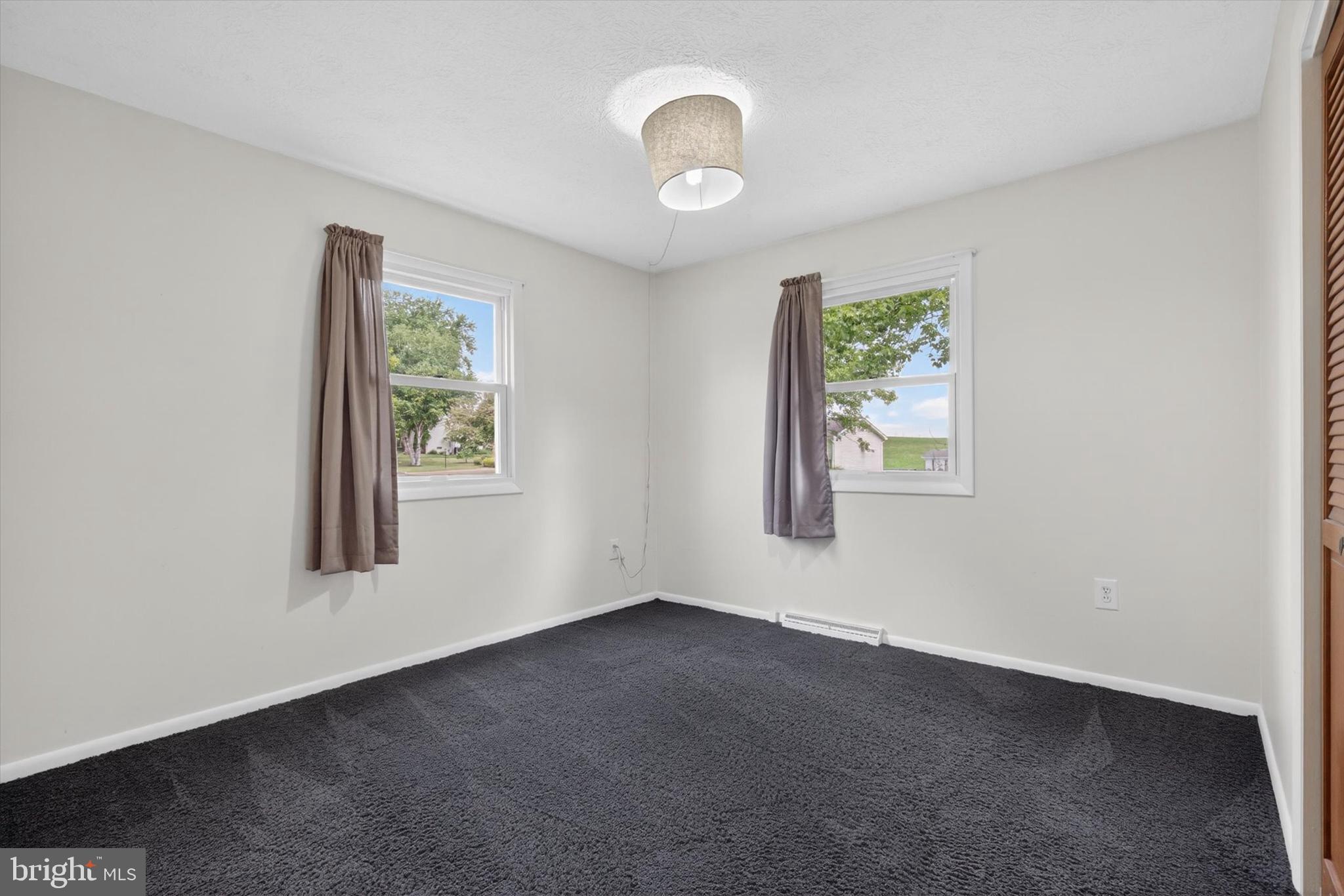 CENTER SQUARE MANOR - Residential
