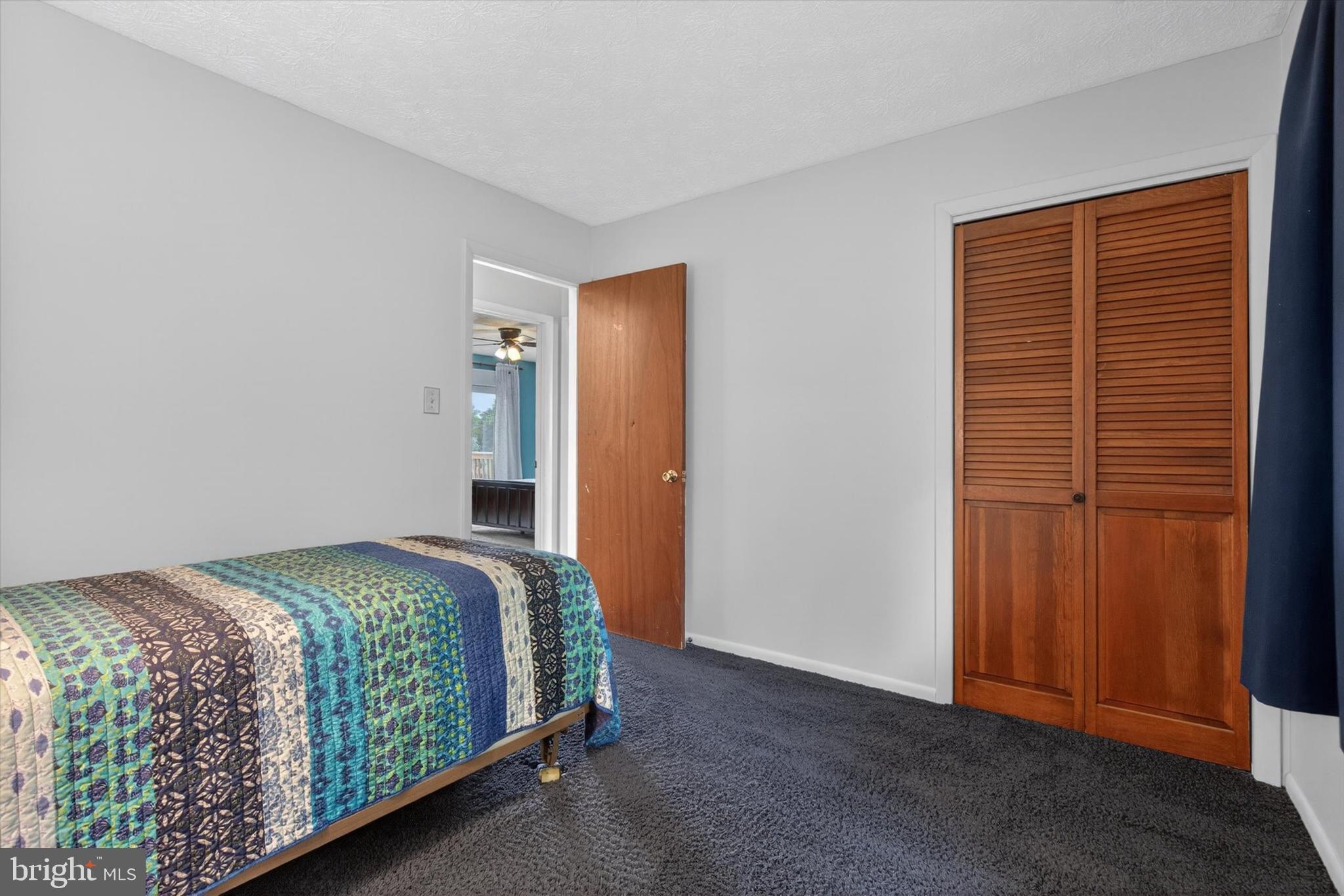 CENTER SQUARE MANOR - Residential